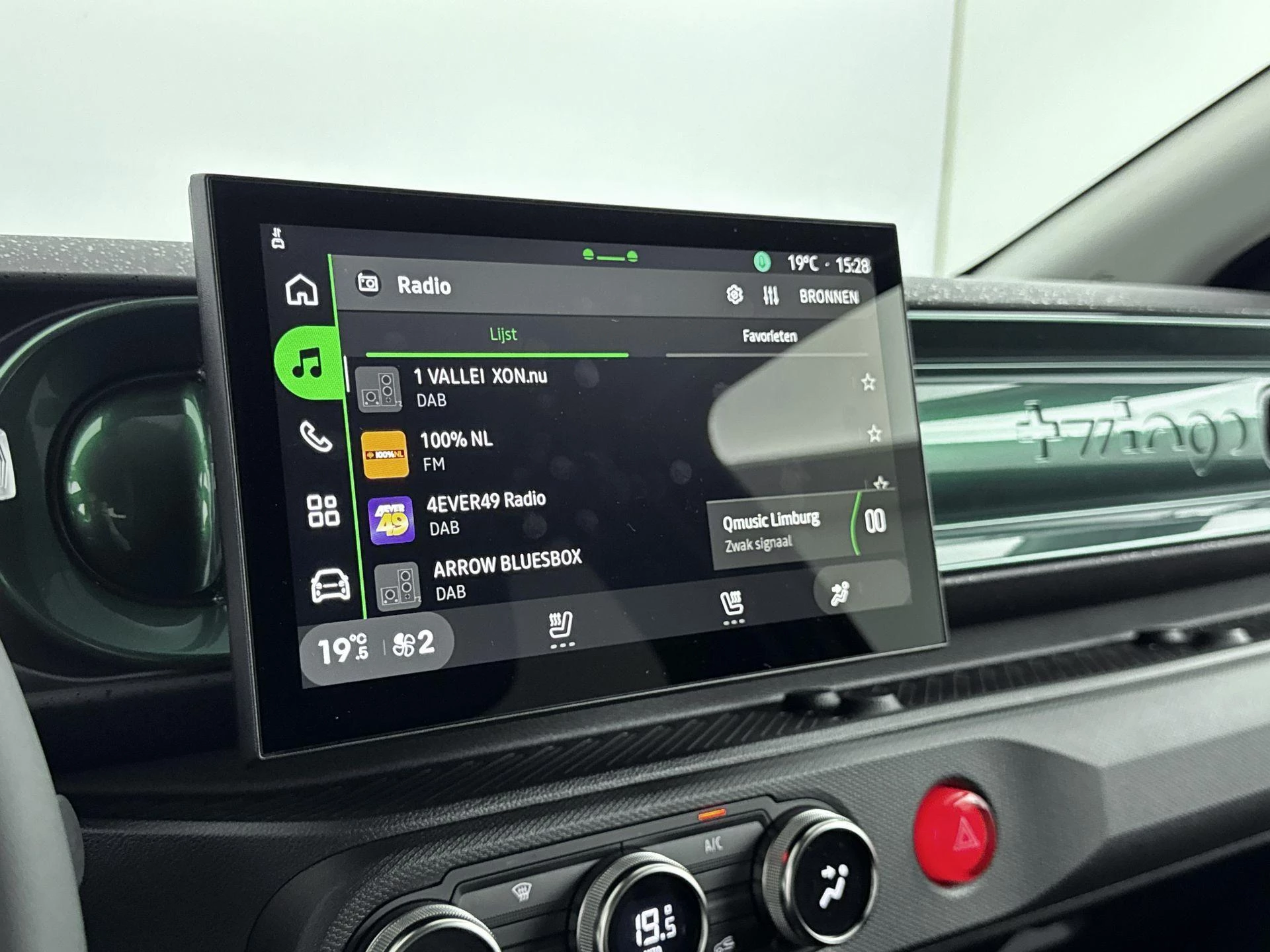 Renault-Twingo-image-18