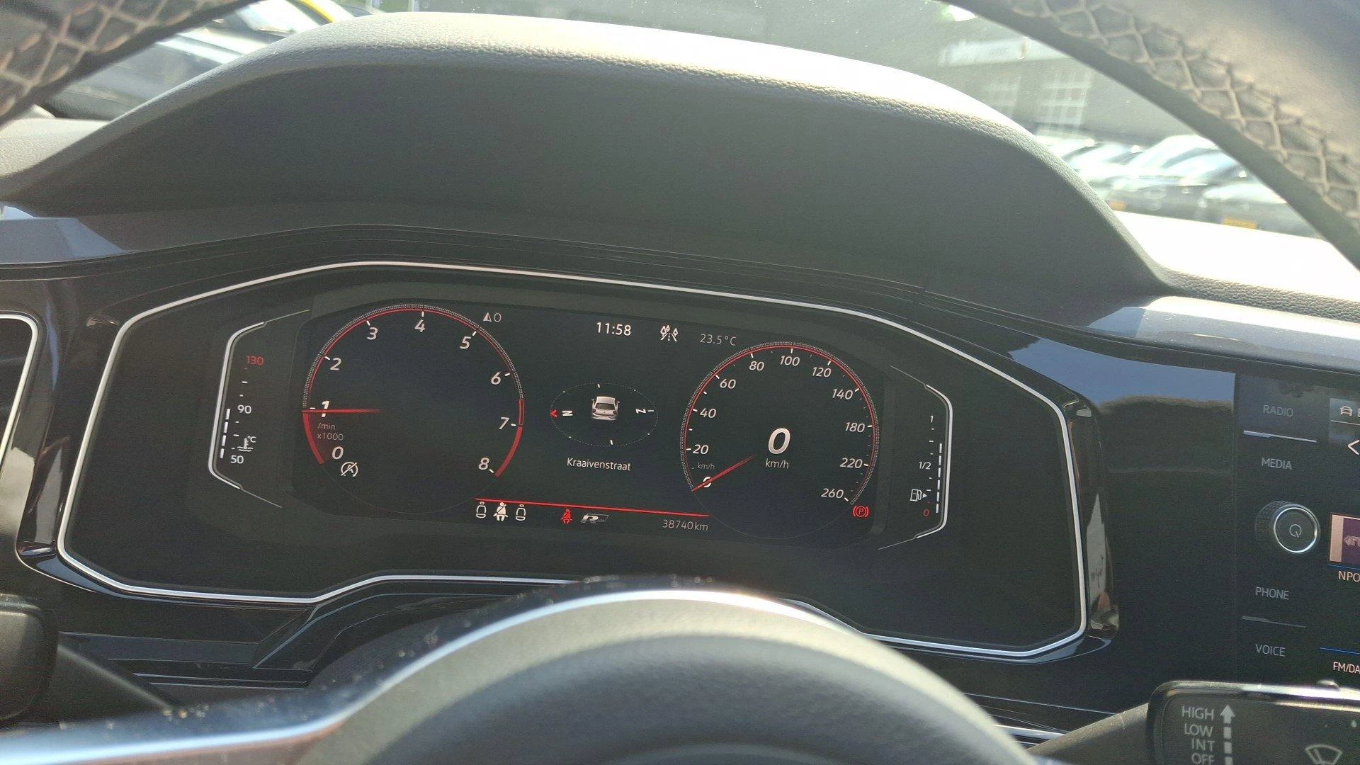 Volkswagen-Polo-image-8