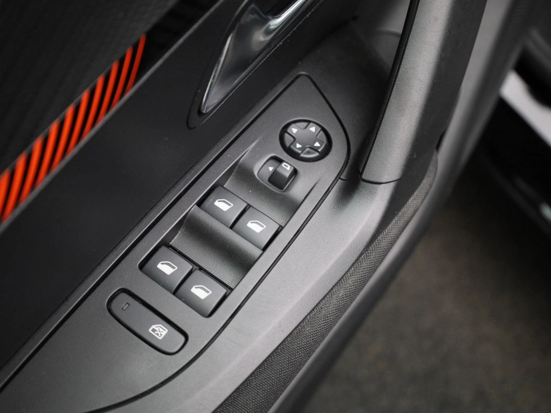 Peugeot e-2008 EV Active 50 kWh