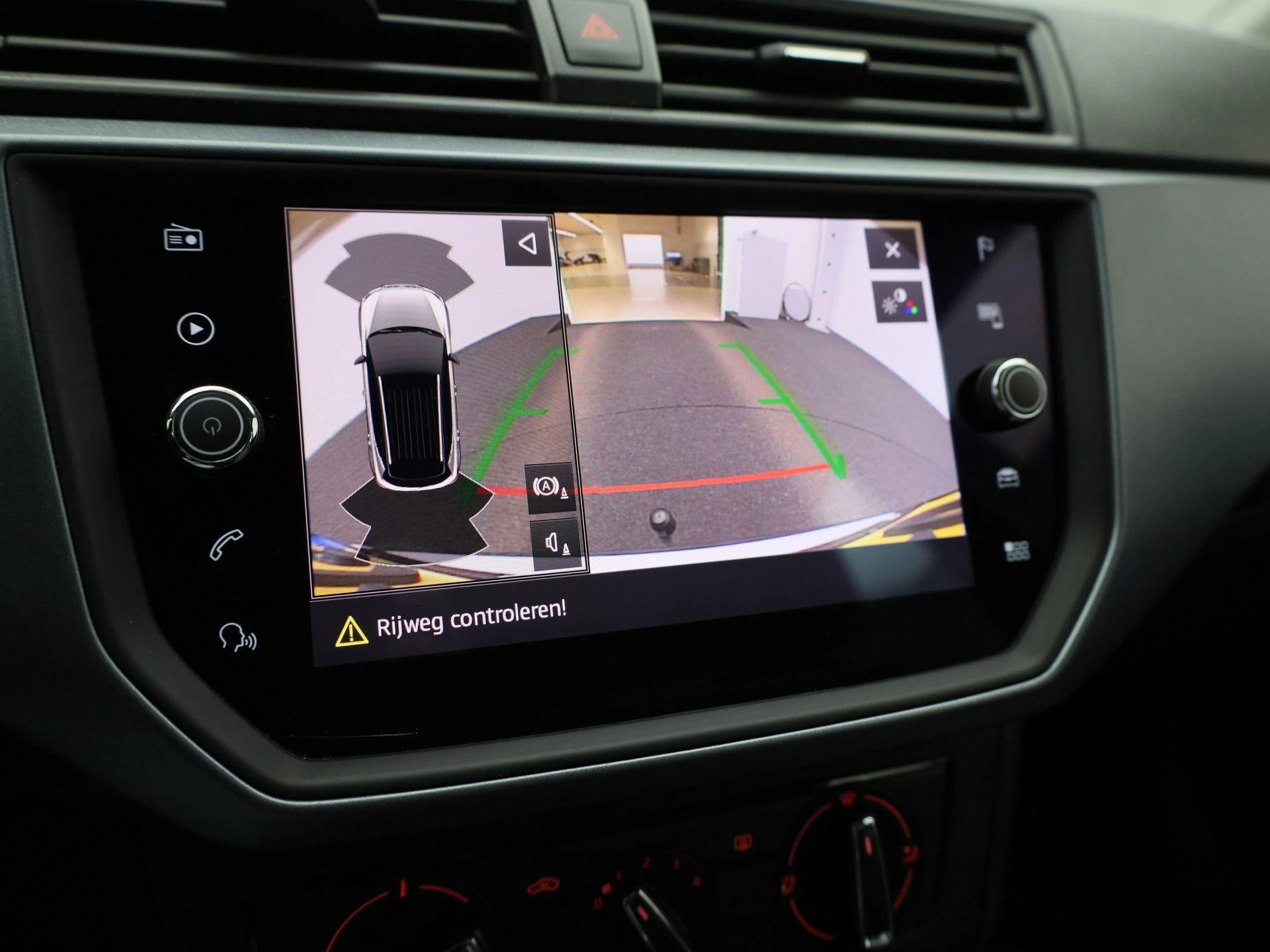 SEAT-Arona-image-23