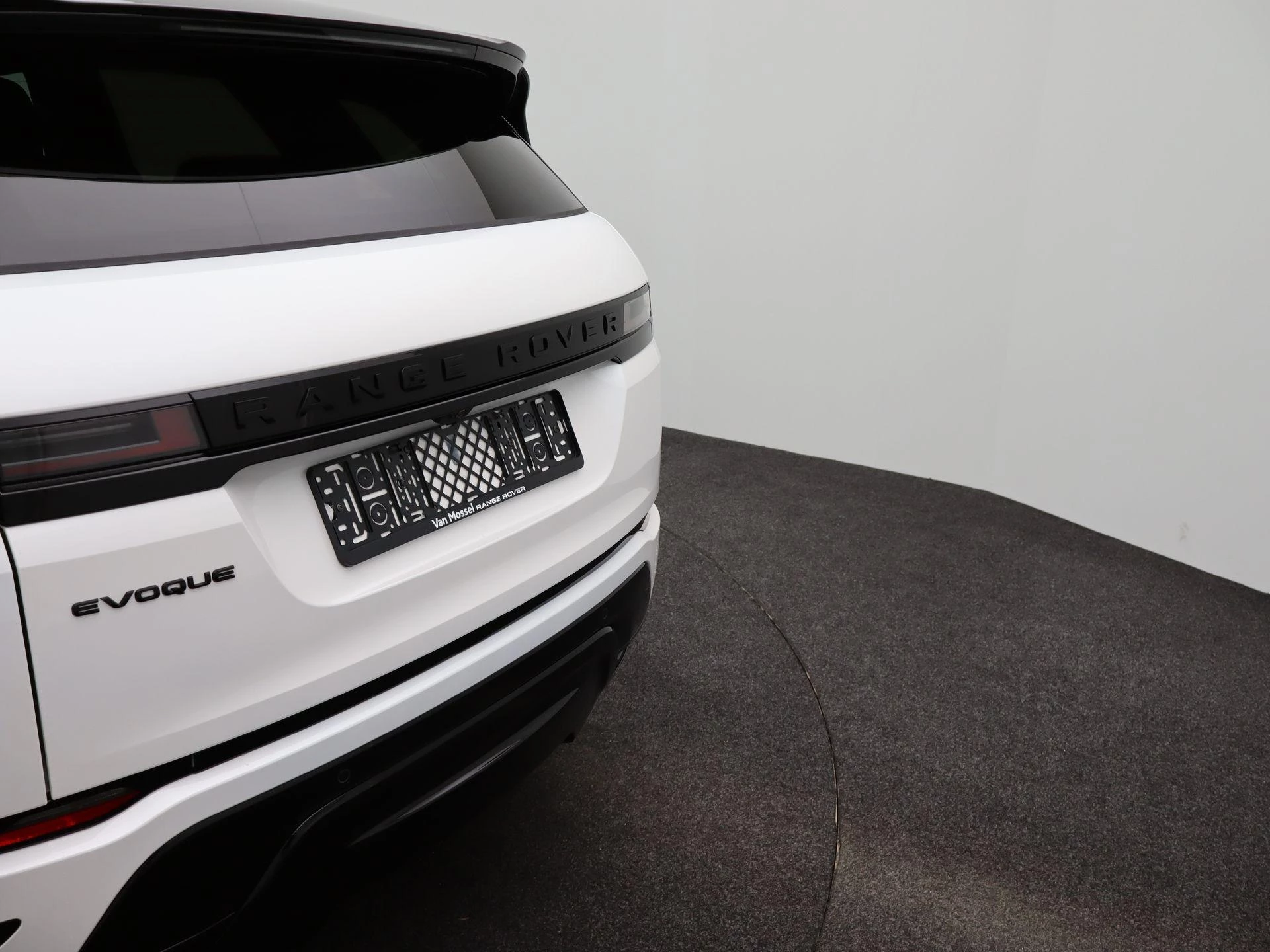 Land Rover-Range Rover Evoque-image-41