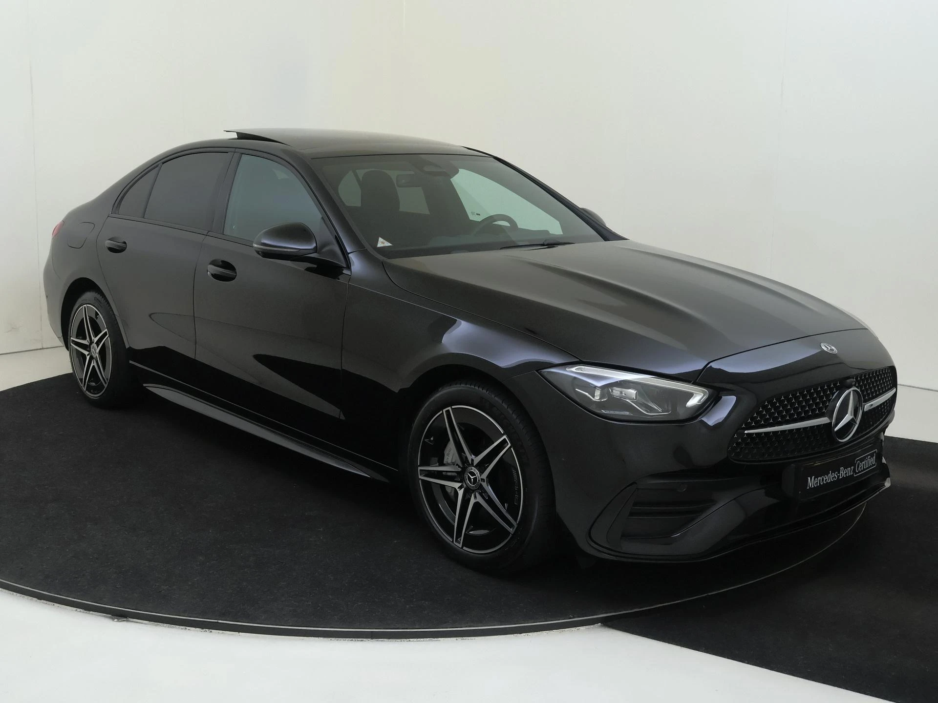 Mercedes-Benz-C-Klasse-image-1