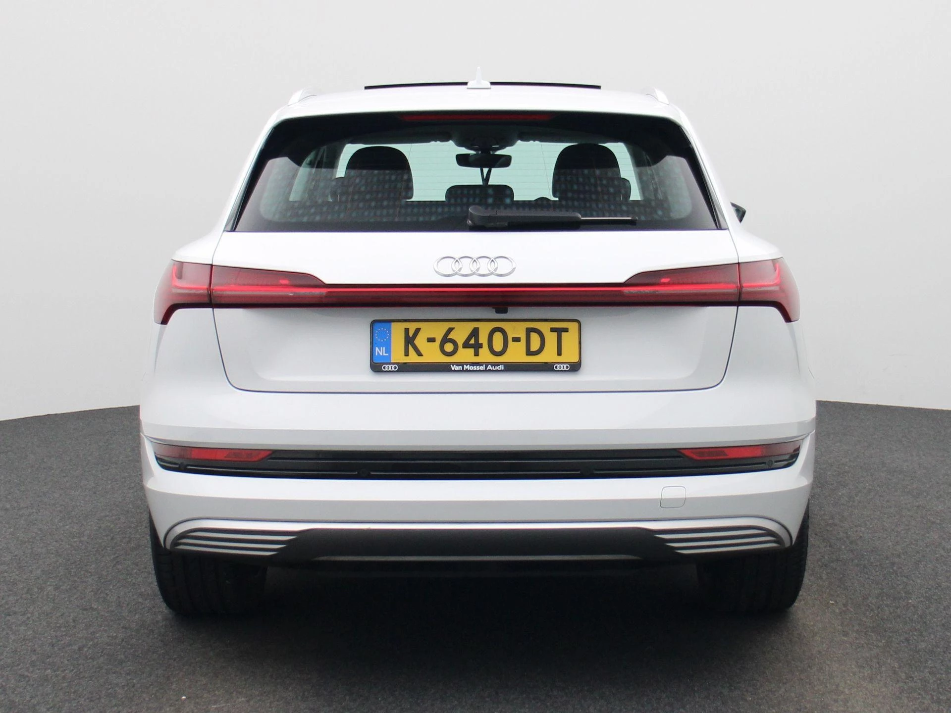 Audi-e-tron-image-4