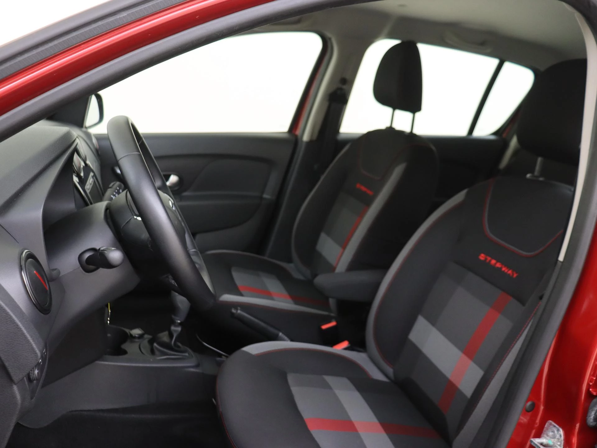 Dacia-Sandero-image-13