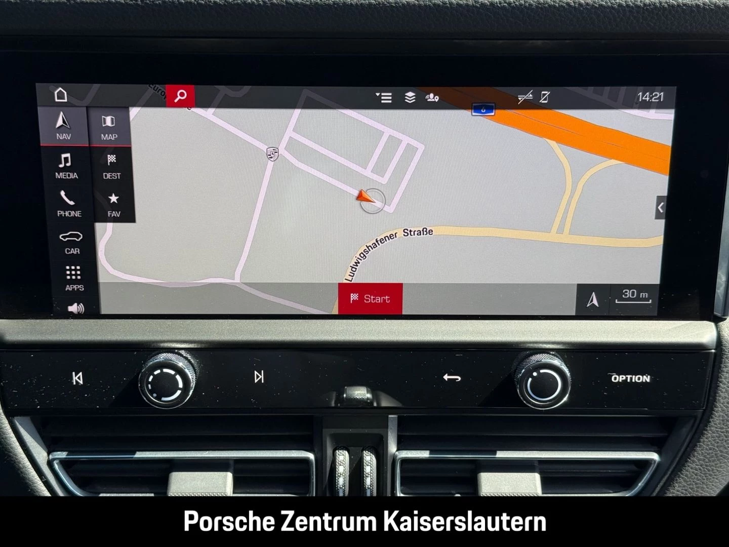 Porsche Macan Sportabgasanlage BOSE Luftfederung 20-Zoll -