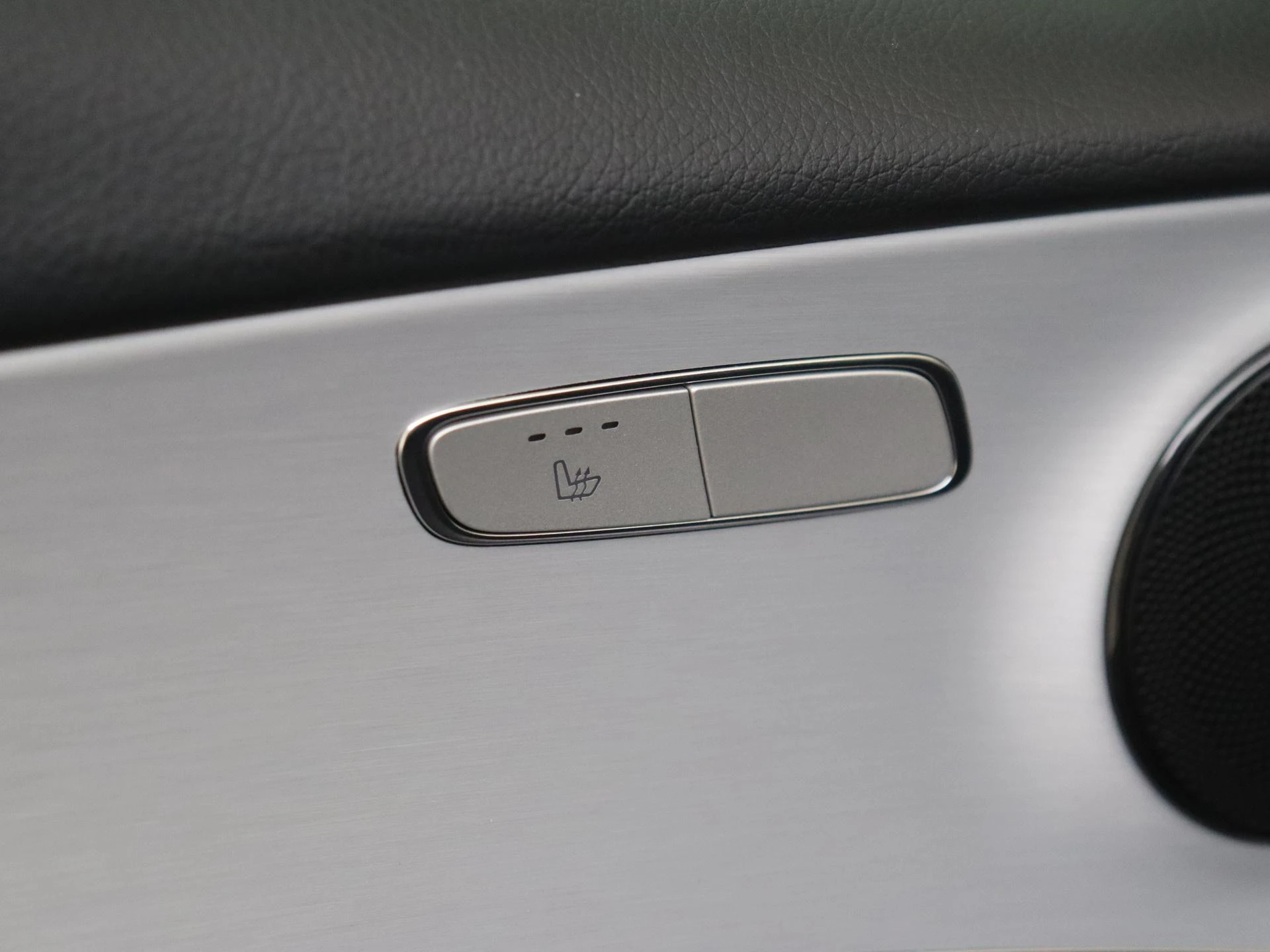 Mercedes-Benz-E-Klasse-image-23