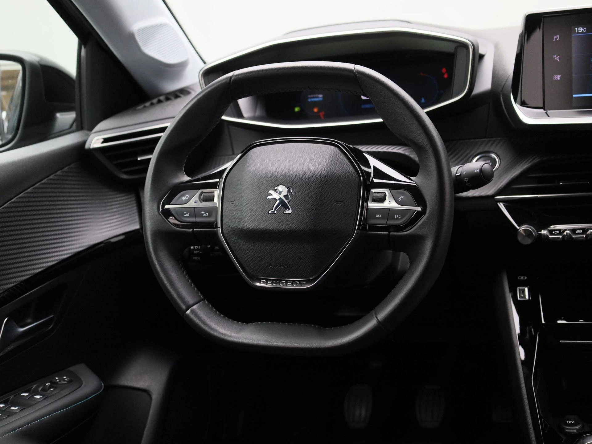 Peugeot-208-image-8