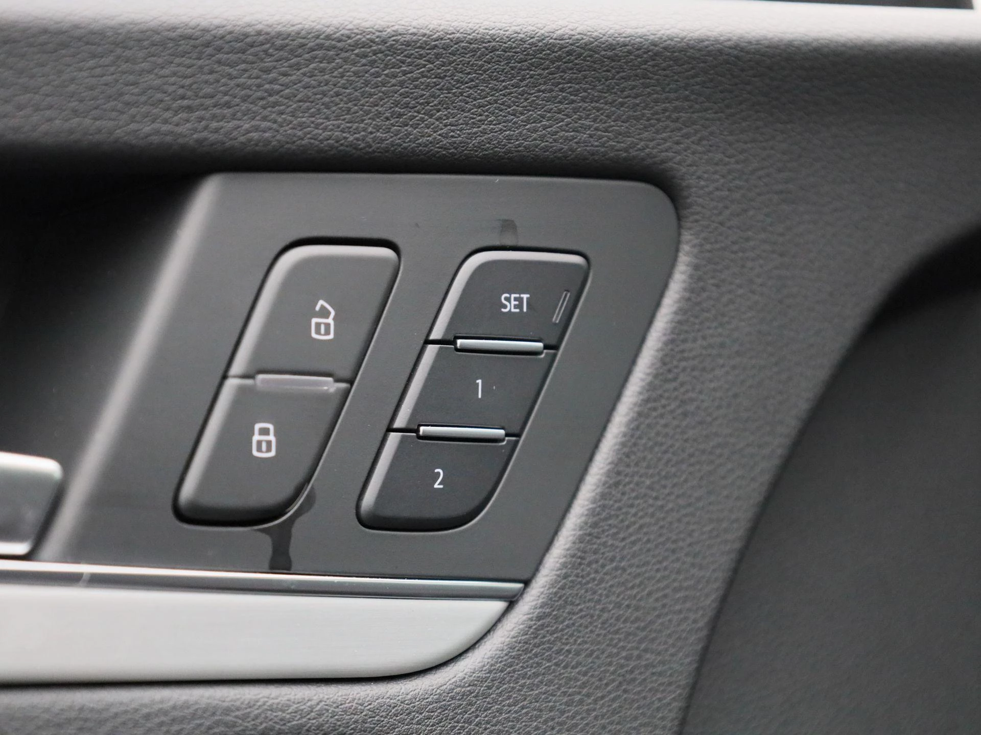 Audi Q5 50 TFSI e S edition Competition 299 PK