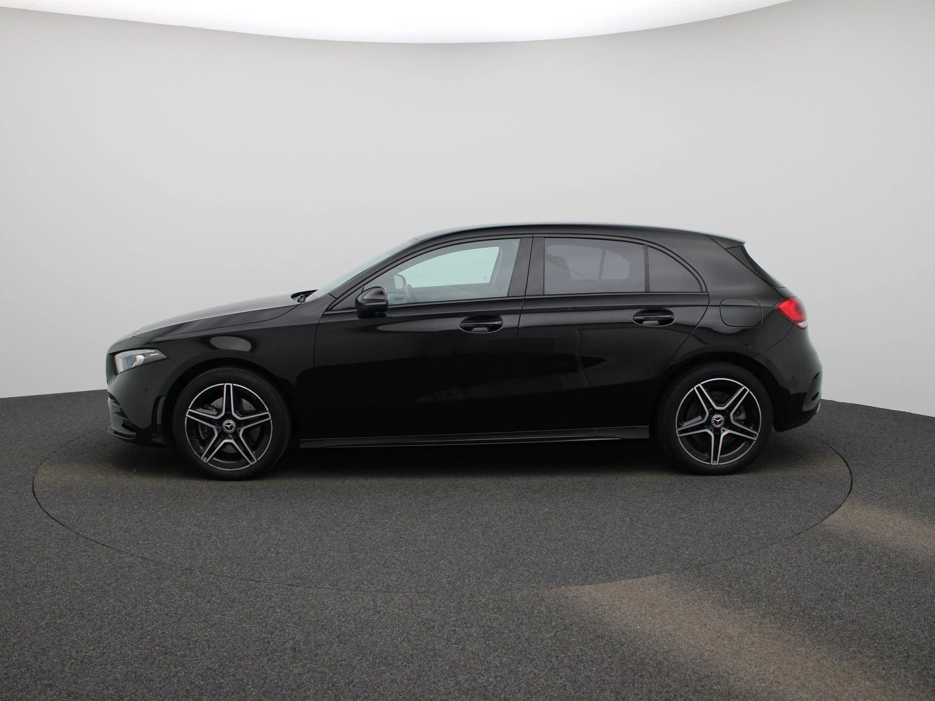 Mercedes-Benz-A-Klasse-image-3