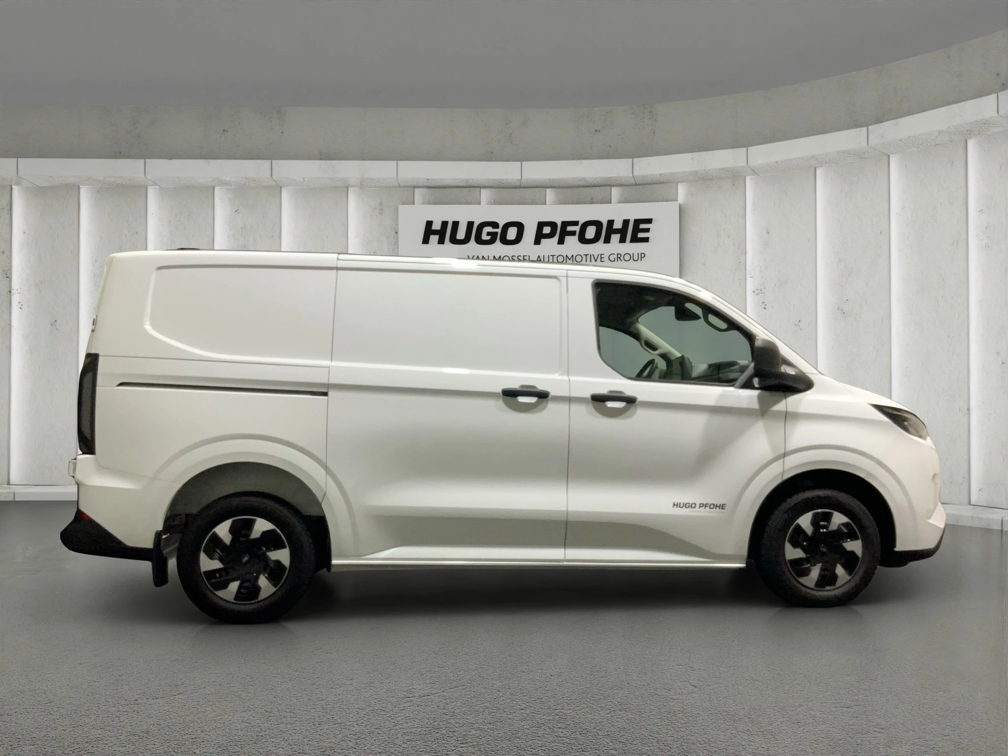 Ford Transit Custom Trend 2.5 Duratec PHEV 320 L1 CVT Kasten-LKW. 171 kW. 4-türig