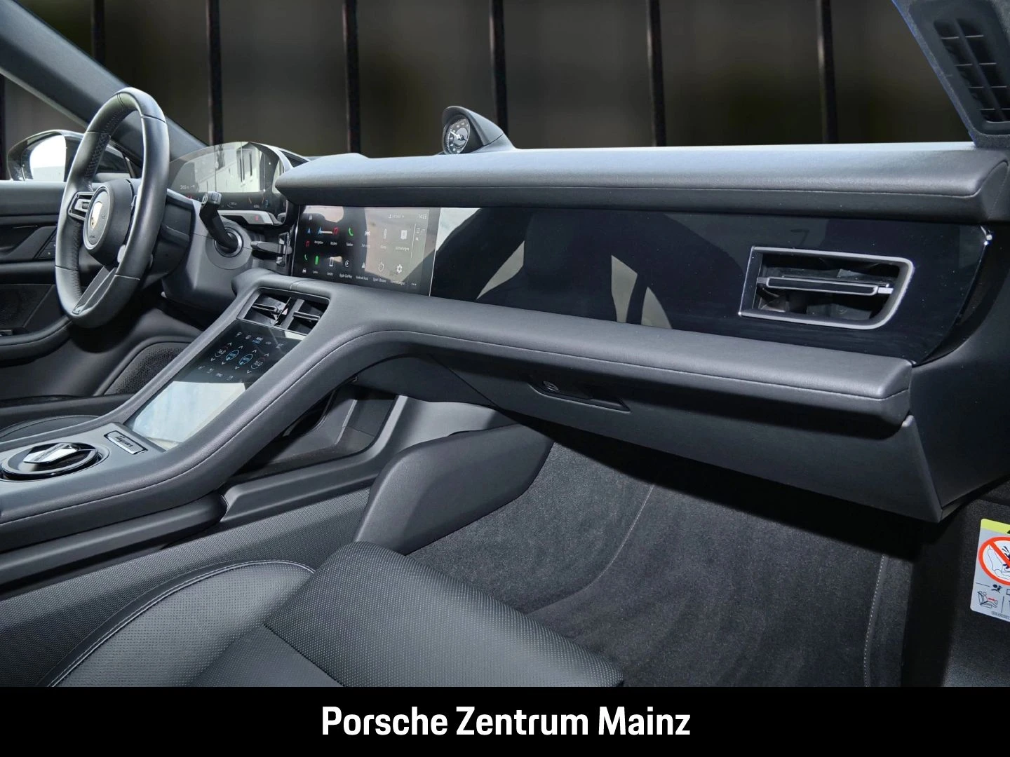 Porsche-Taycan-image-18