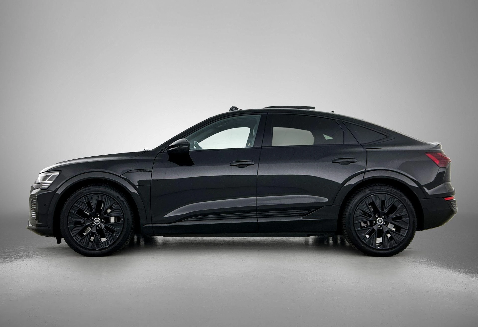 Audi-Q8 Sportback e-tron-image-1
