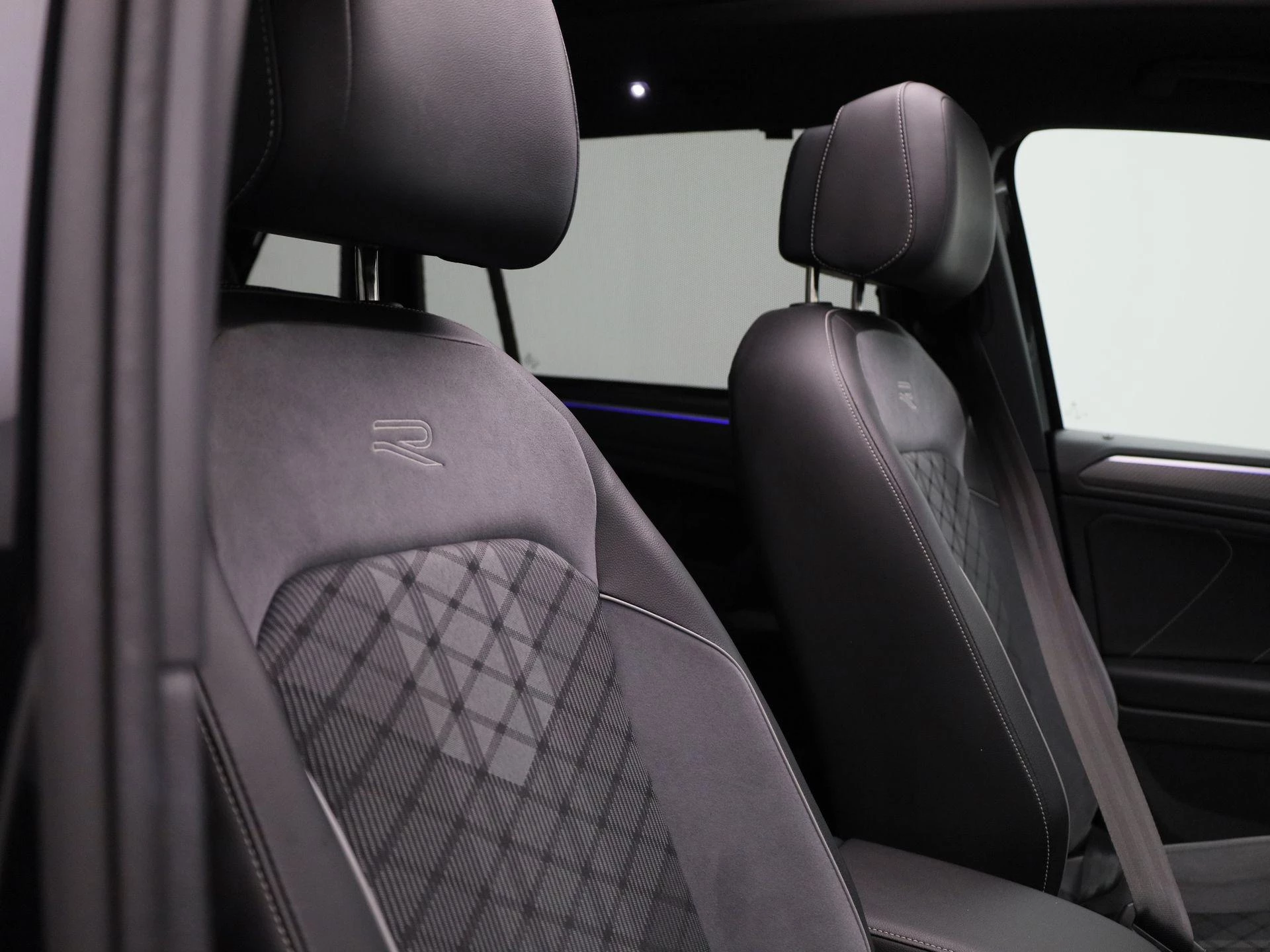 Volkswagen-Tiguan-image-38