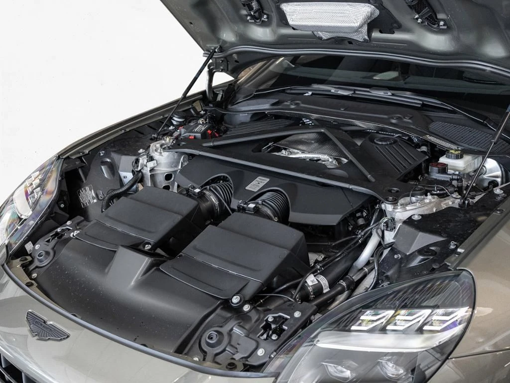 Aston Martin-V8 Vantage-image-17