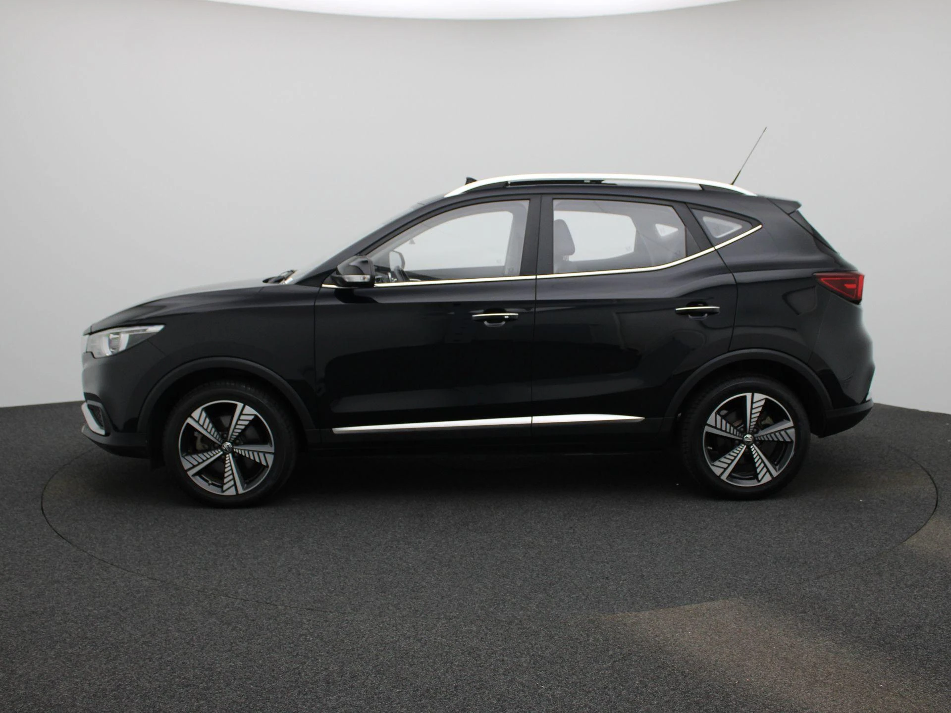 MG-ZS EV-image-3