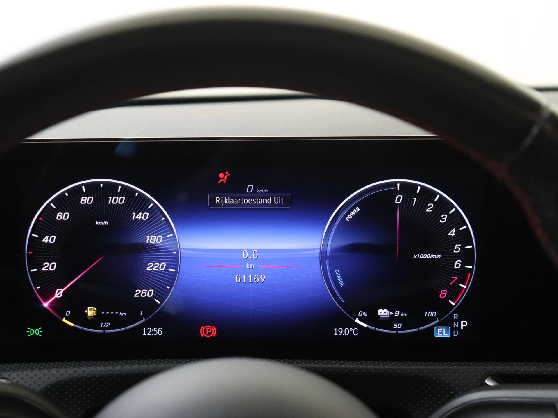 Mercedes-Benz-CLA-image-13