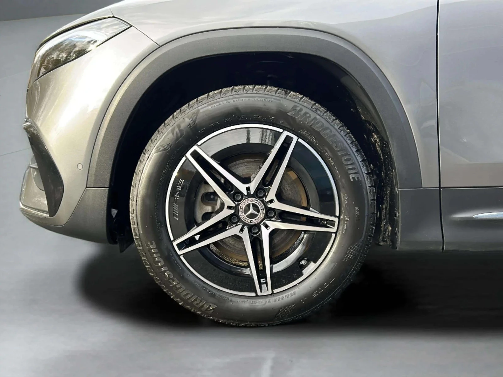 Mercedes-Benz-EQB-image-8