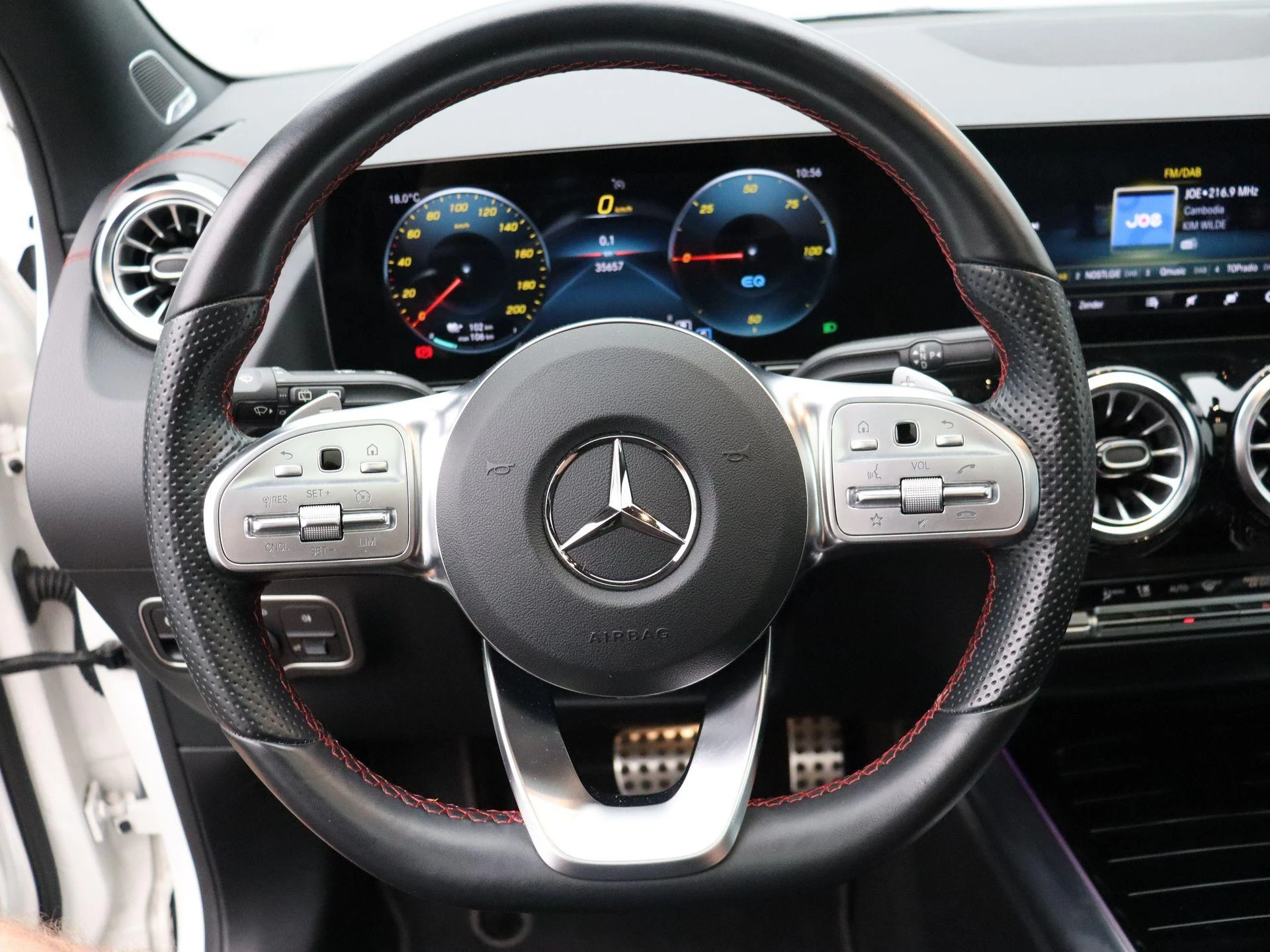 Mercedes-Benz EQA 250 AMG Line + PANORAMISCH DAK + CARPLAY + SURROUND VIEW CAMERA