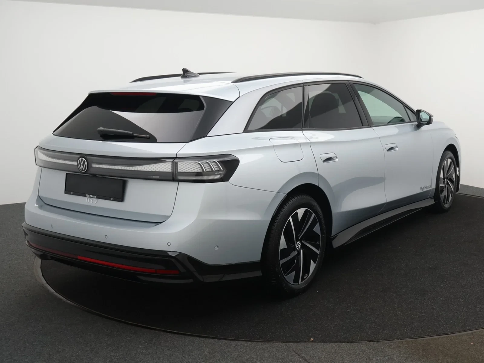 Volkswagen ID.7 Tourer Pro Business Premium 77 kWh 286 pk *TREKHAAK* DEMO