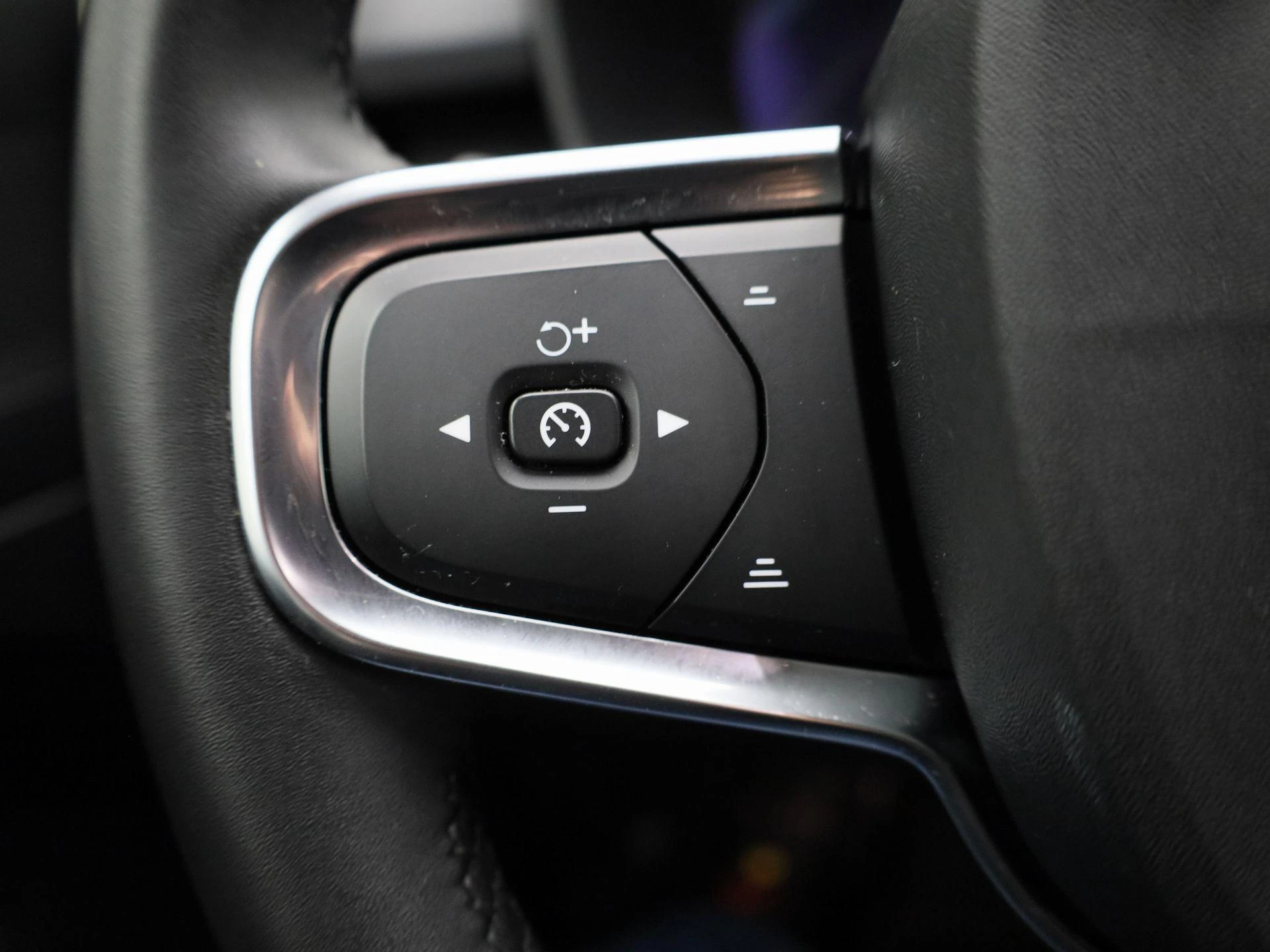 Volvo-XC40-image-17