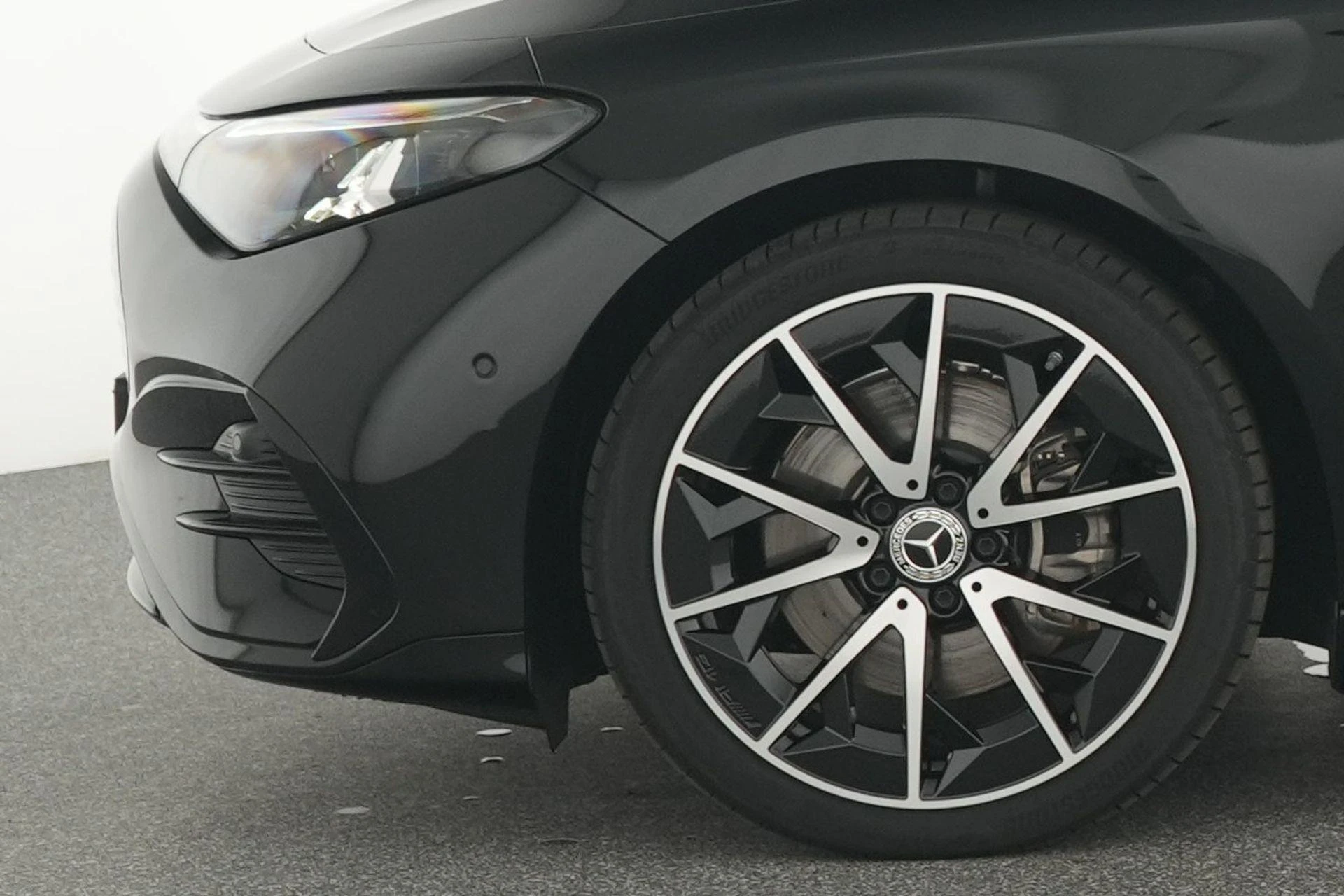 Mercedes-Benz-CLA-image-4
