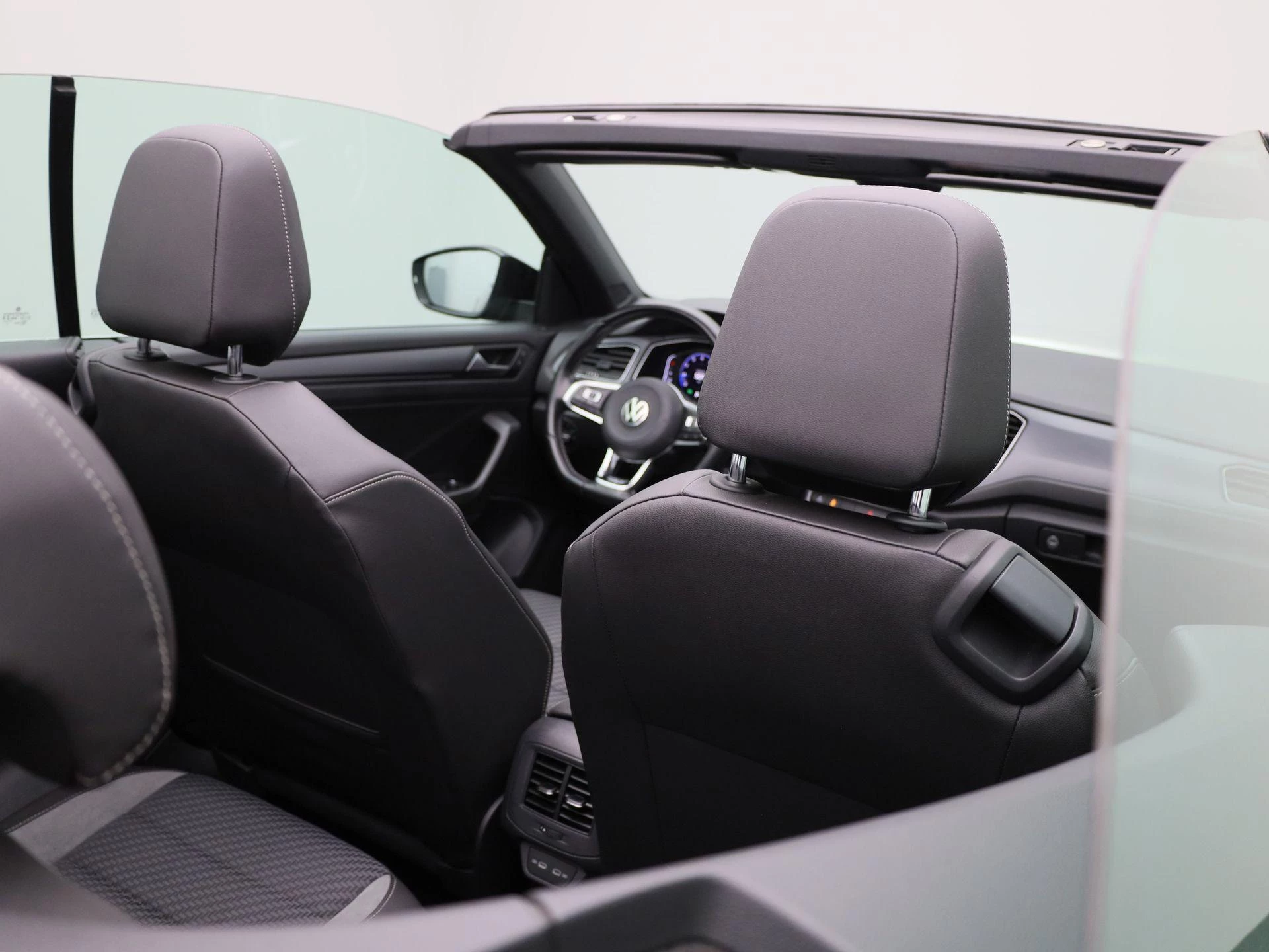 Volkswagen-T-Roc-image-42