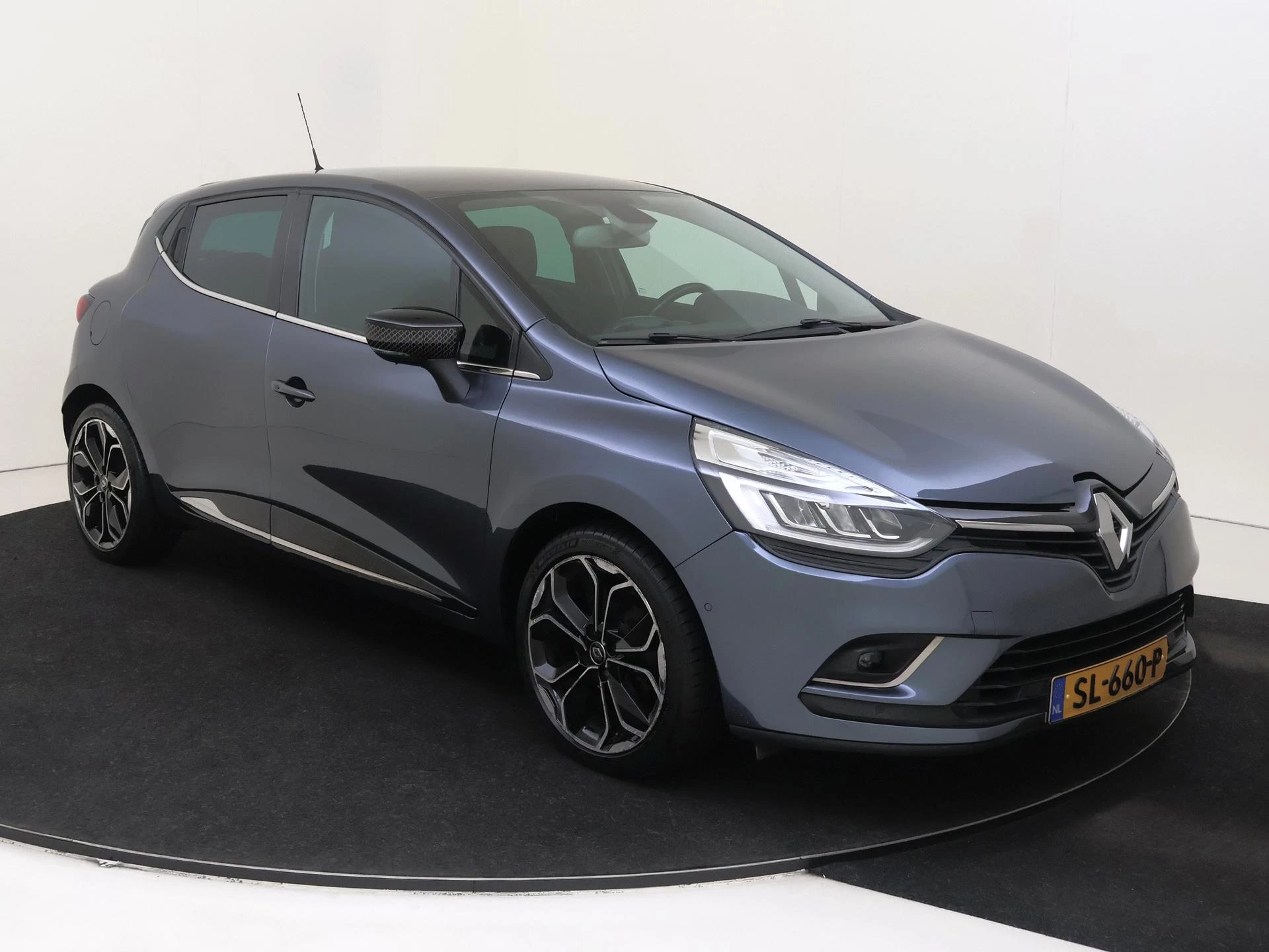Renault-Clio-image-1