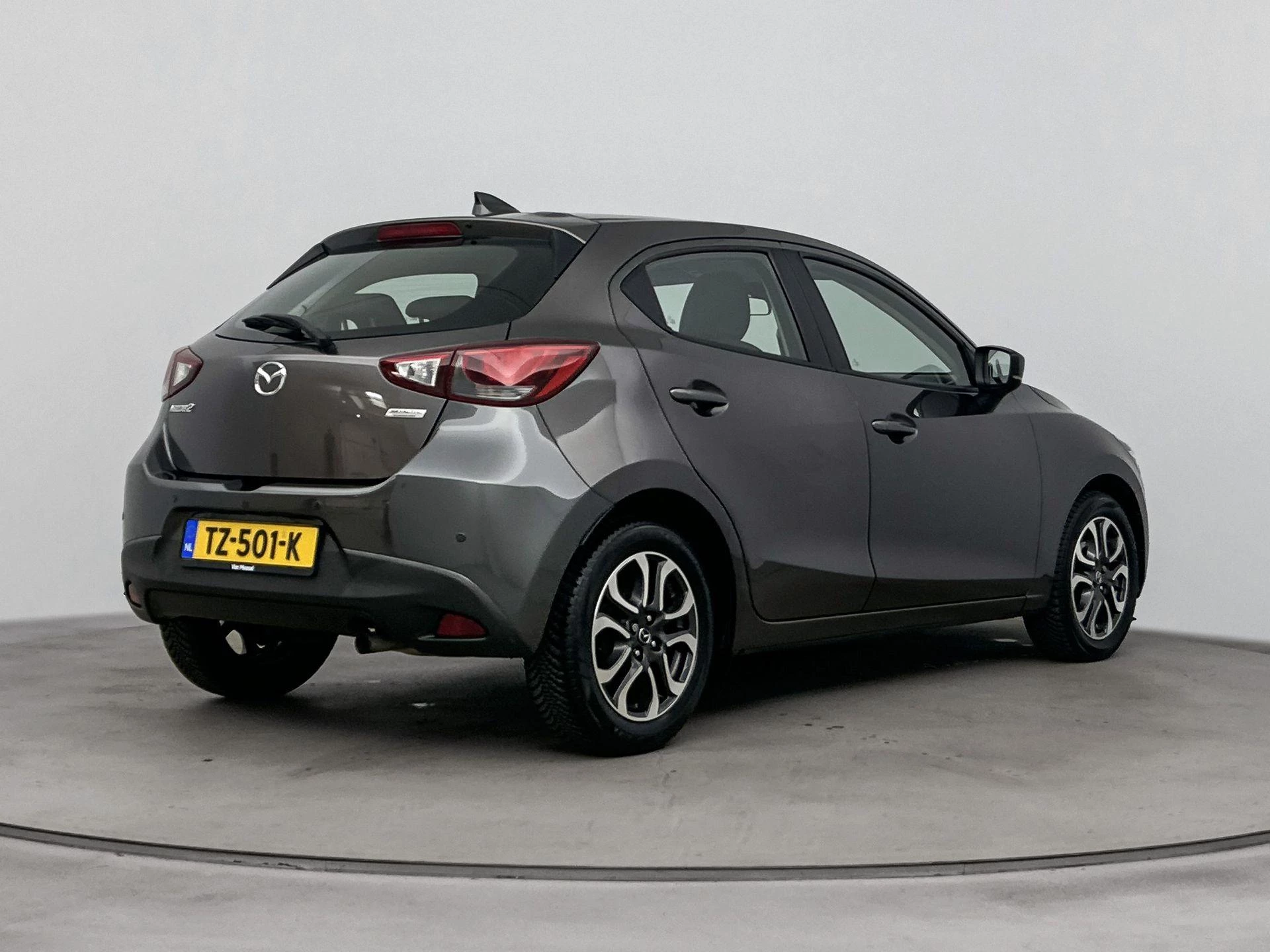 Mazda-2-image-3