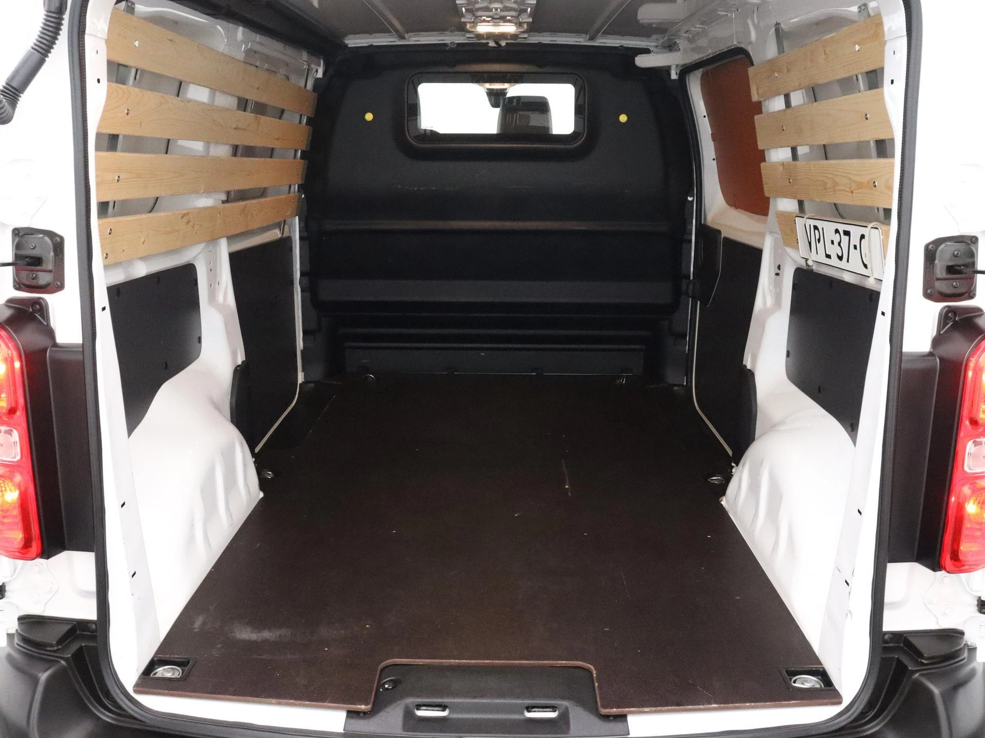 Opel-Vivaro-image-16