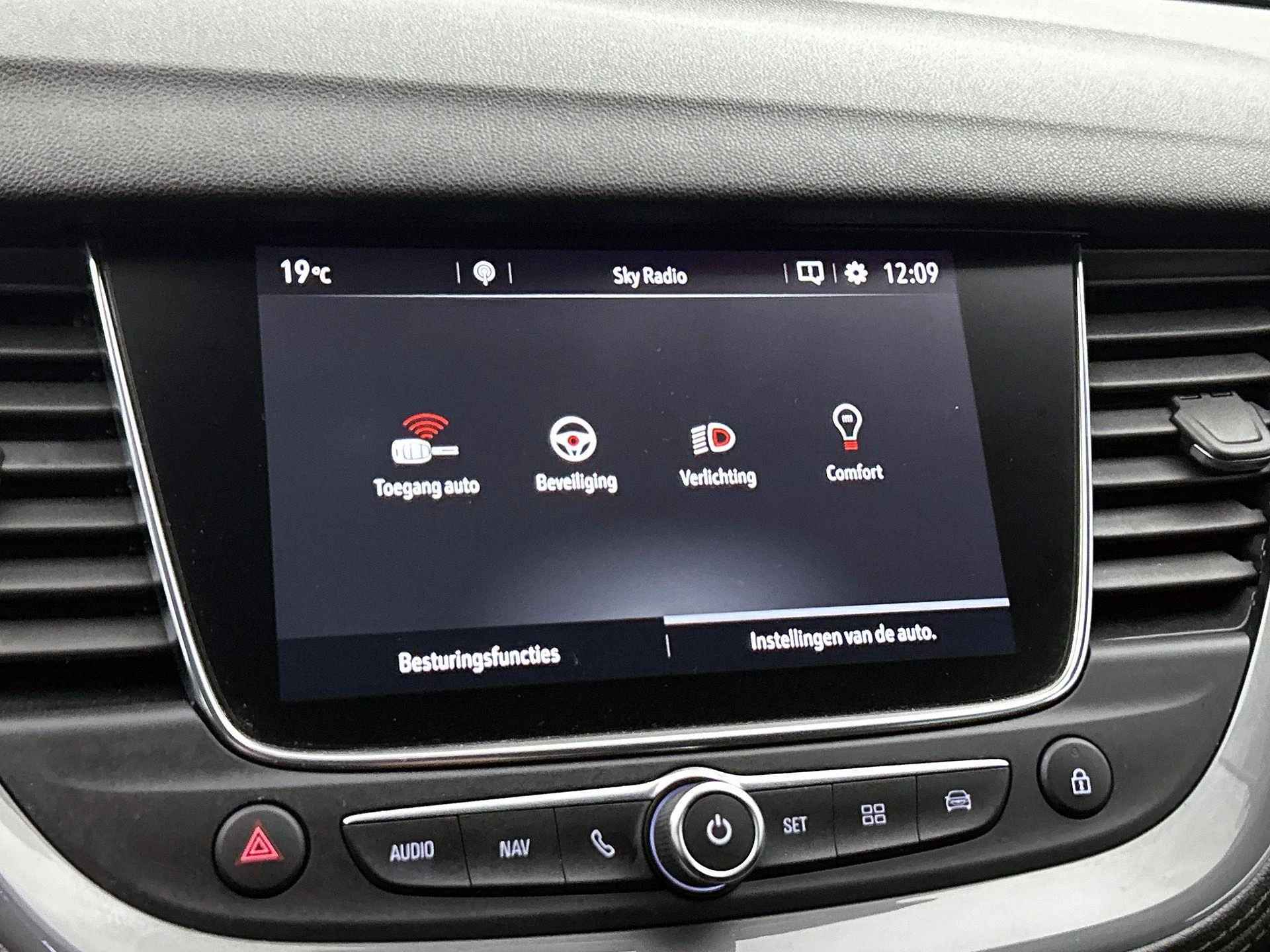 Opel-Grandland X-image-12