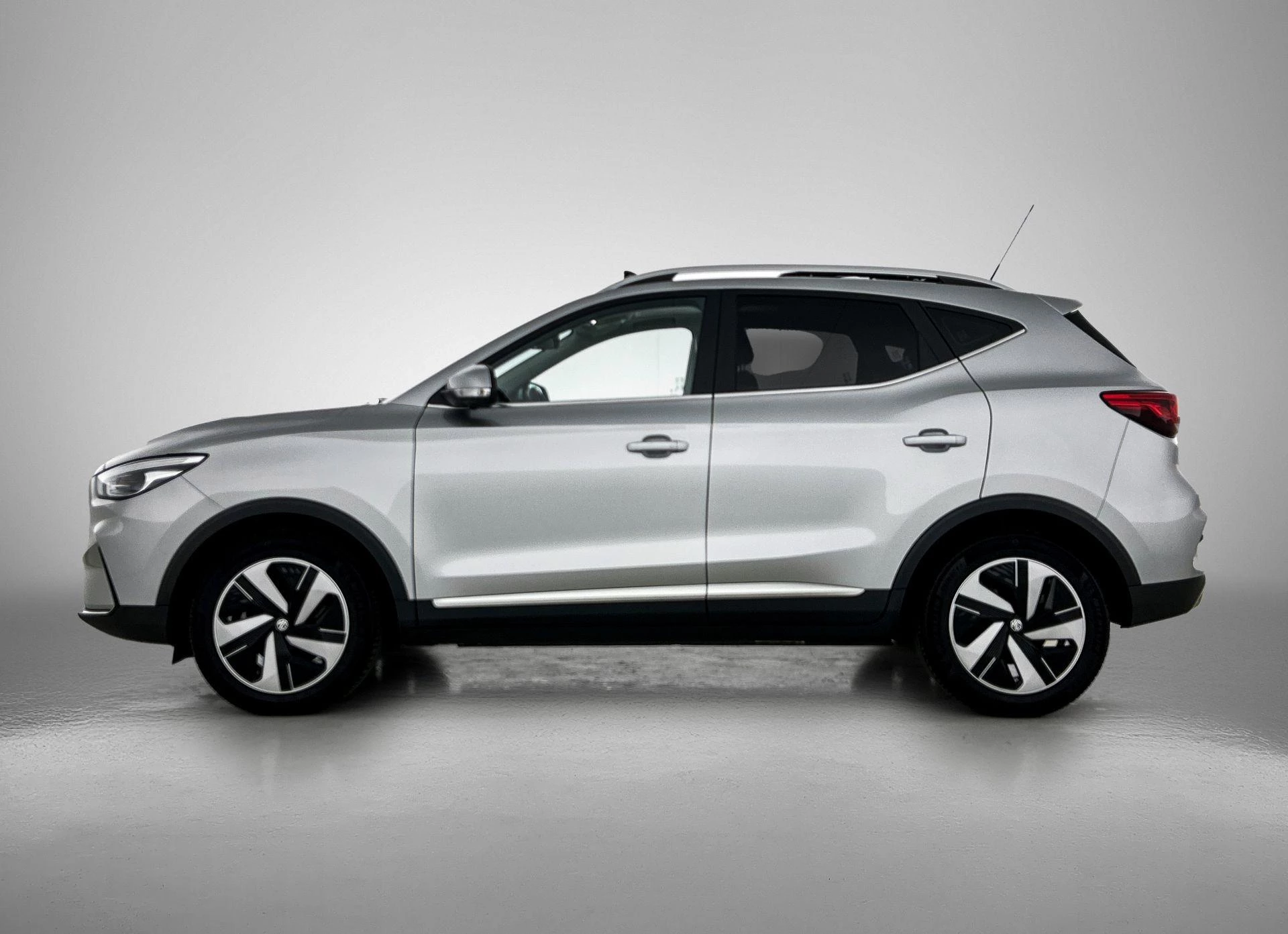 MG-ZS EV-image-1
