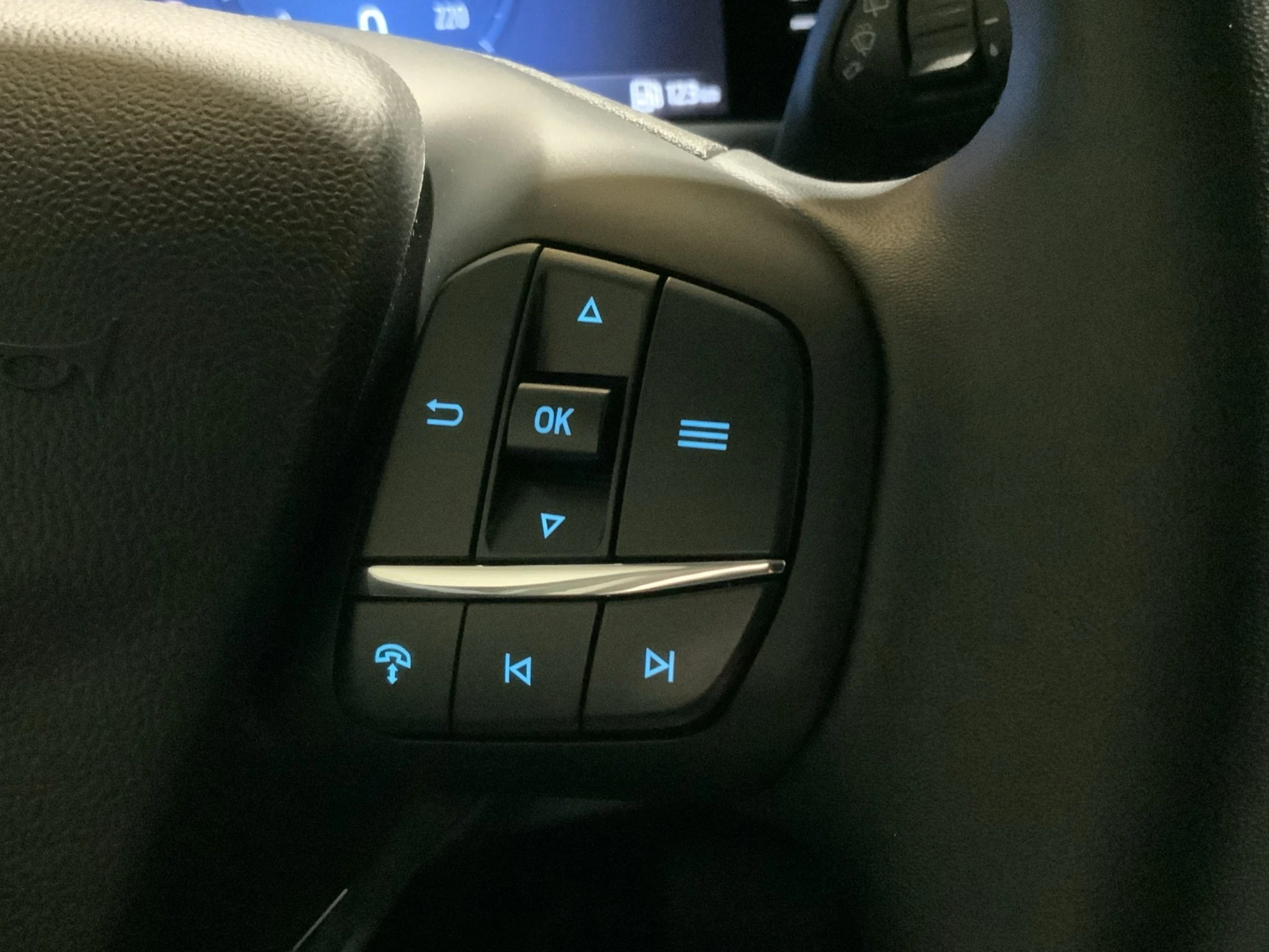 Ford-Tourneo Courier-image-18