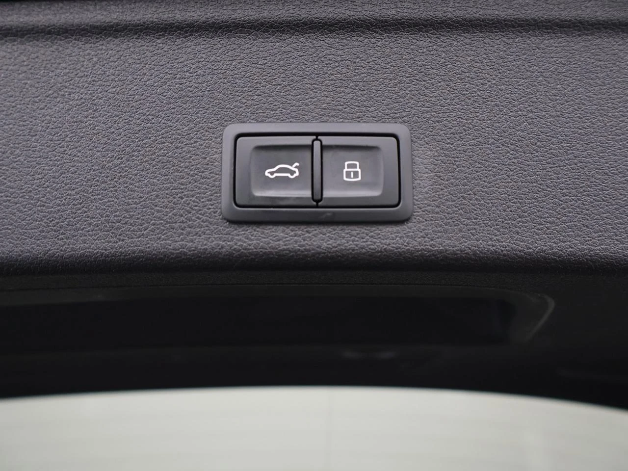 Audi A4 Avant 35 TFSI Business Edition *AUTOMAAT*SHADOWLOOK*ZETELVERWARMING*NAVI*BLTH*CRUISE*...