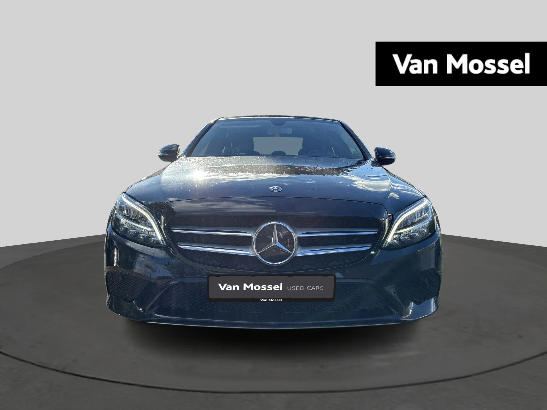 Mercedes-Benz-C-Klasse-image-1