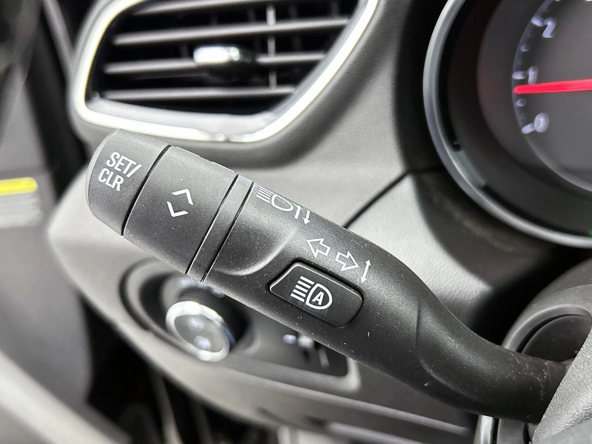 Opel-Grandland X-image-9