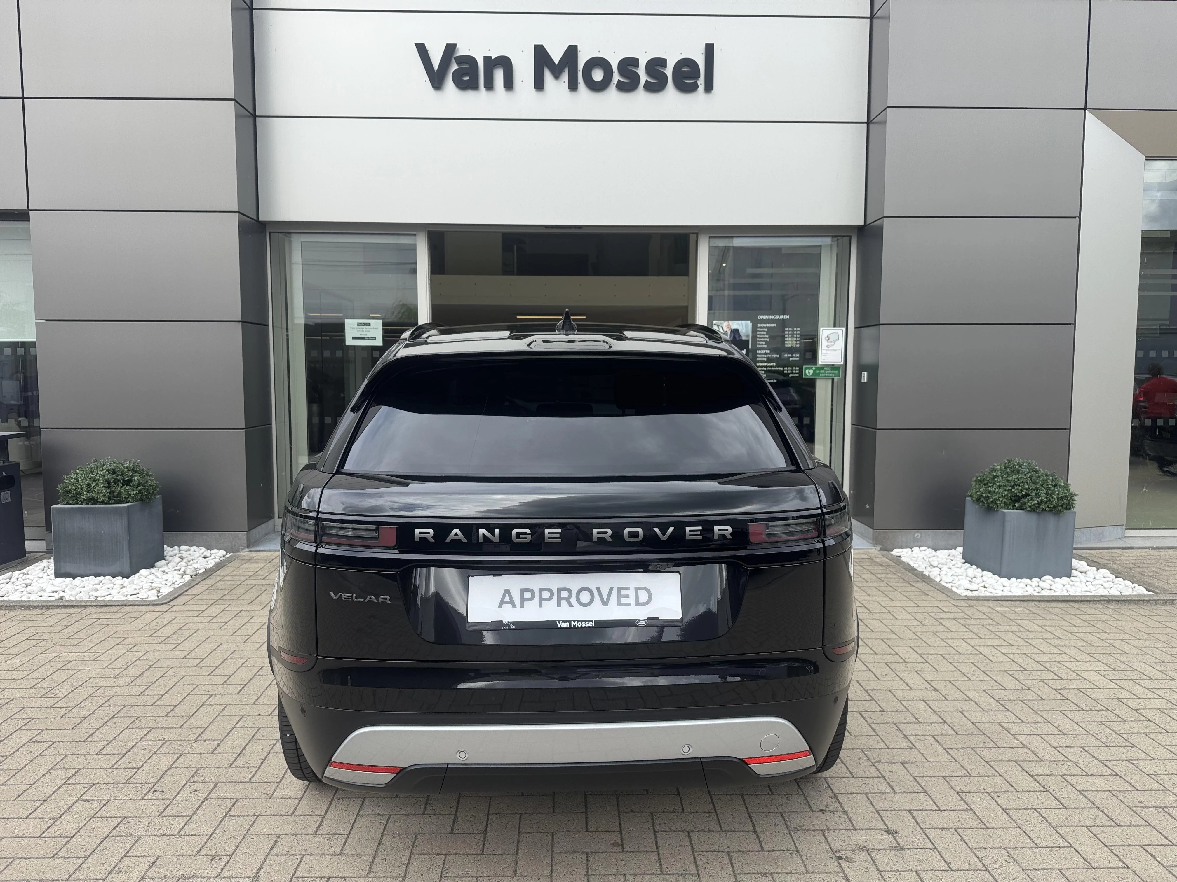 Land Rover Range Rover Velar P400e S AWD Auto. 26MY