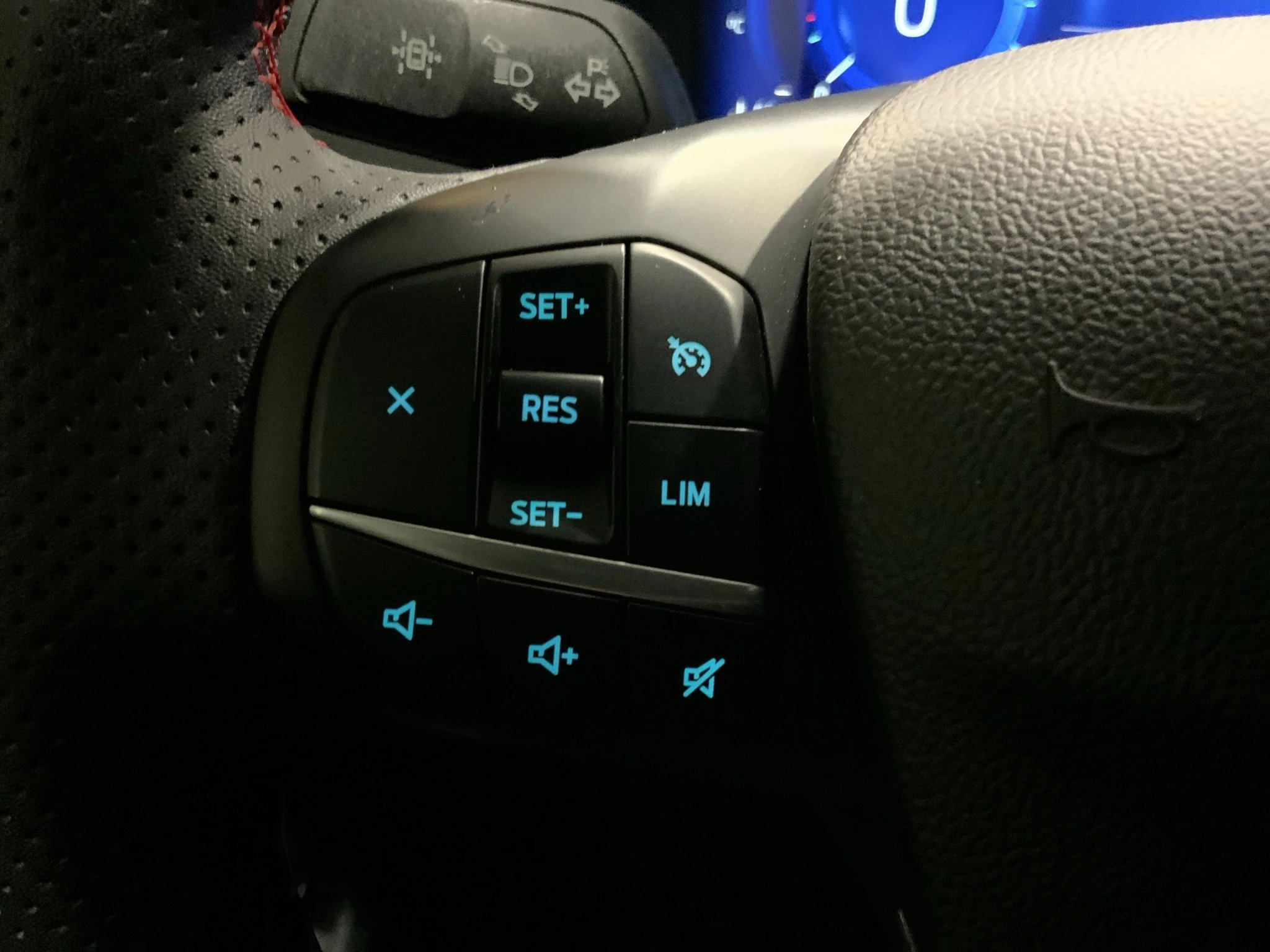 Ford Kuga ST-Line 2.5 Duratec FHEV CVT Sports Utility Vehicle. 140 kW. 5-türig