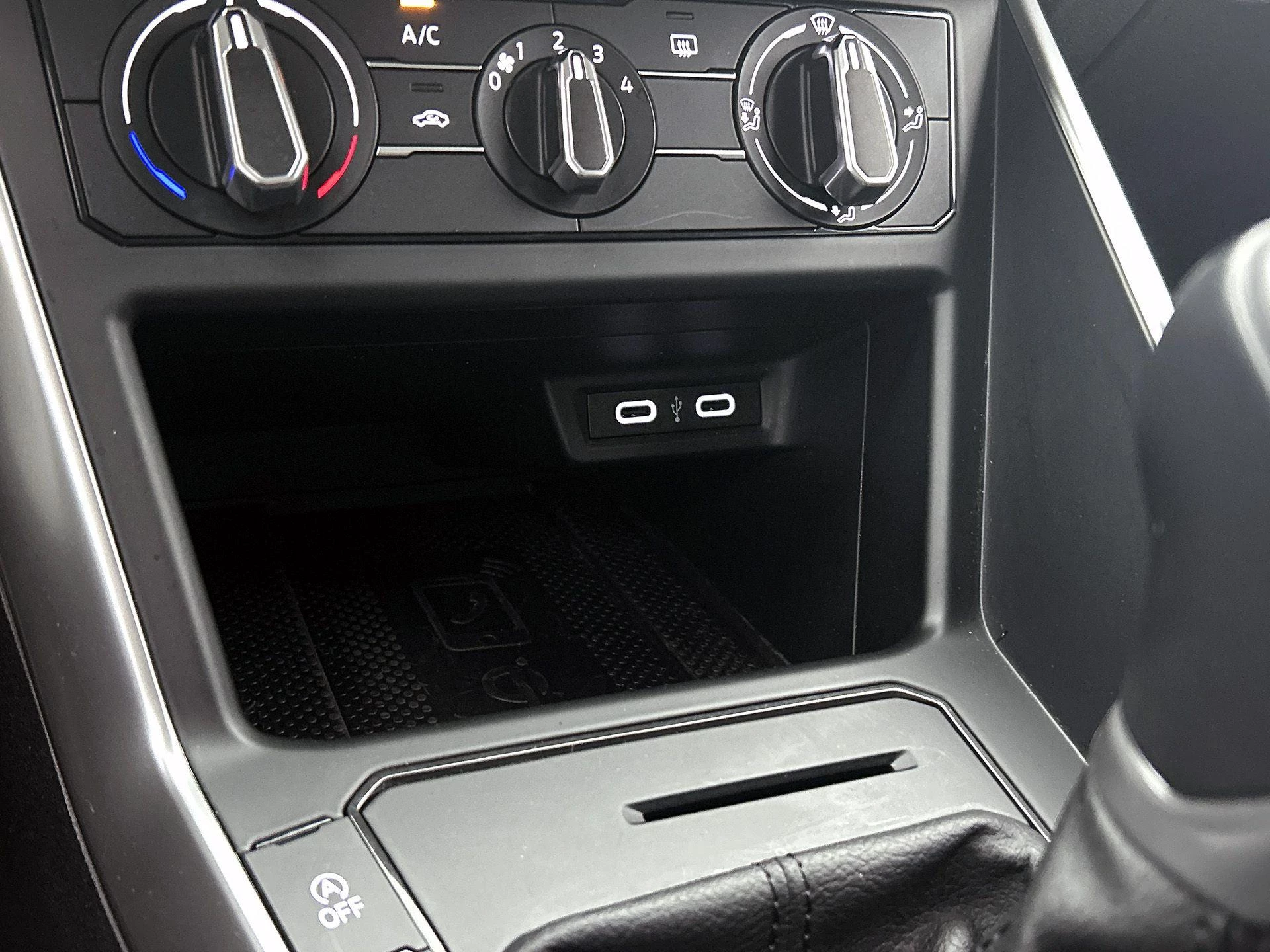 Volkswagen-Polo-image-33