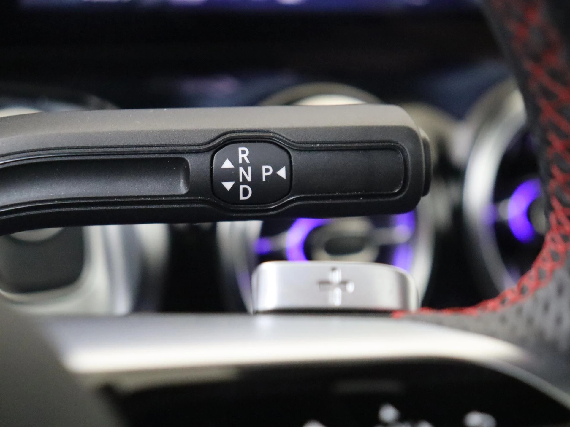 Mercedes-Benz-EQB-image-17