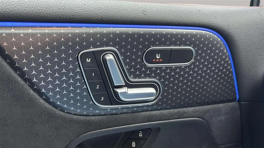 Mercedes-Benz-EQB-image-10