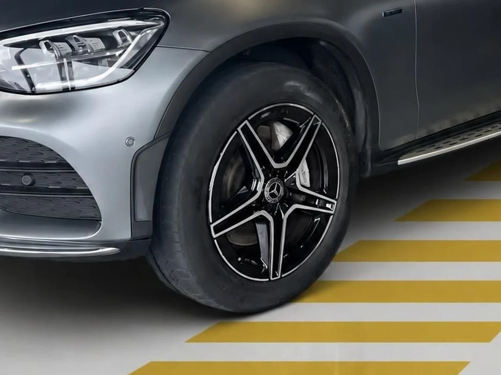 Mercedes-Benz-GLC 300 e-image-5