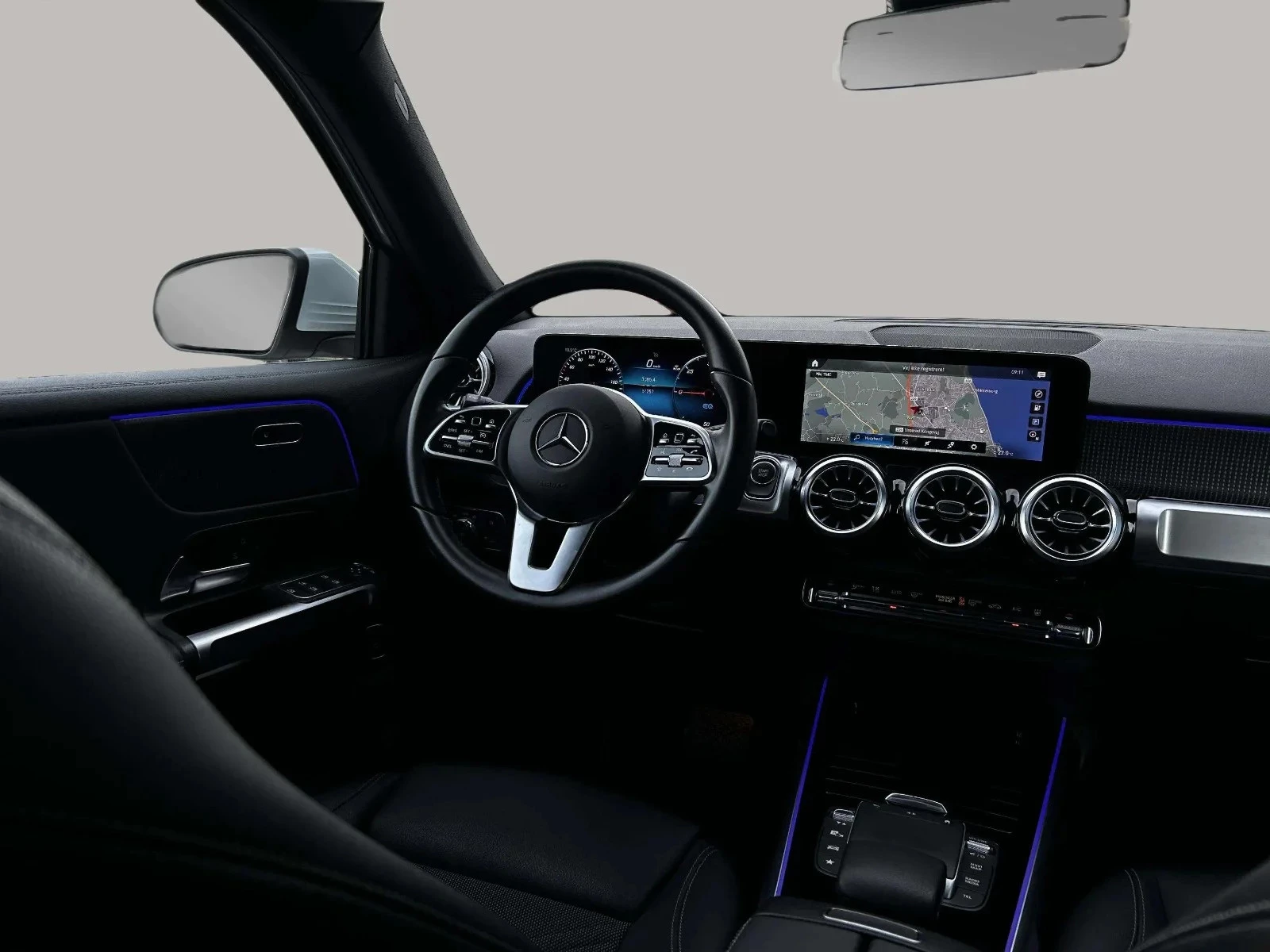 Mercedes-Benz-EQB-image-14