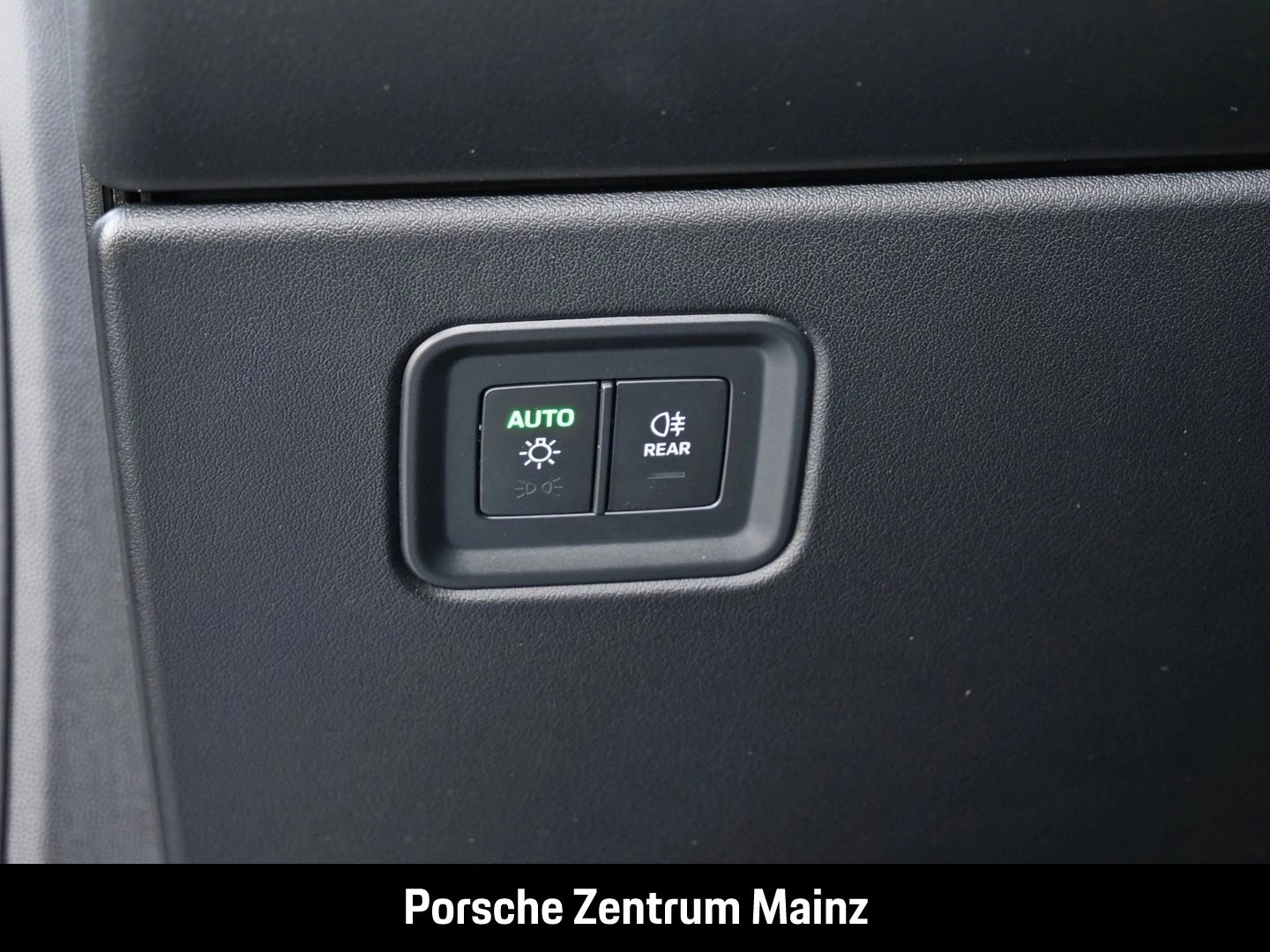 Porsche Macan 4 Surround-View Luftfederung Sitzbelüftung -