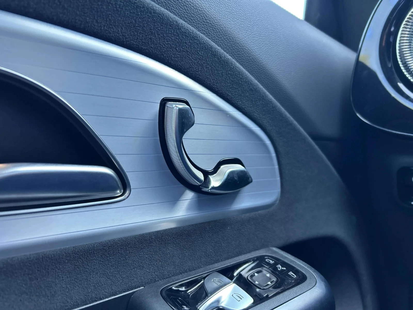 Mercedes-Benz-CLA-image-10