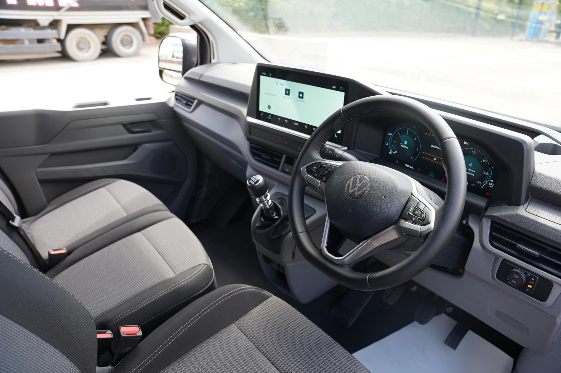 Volkswagen-Transporter-image-5
