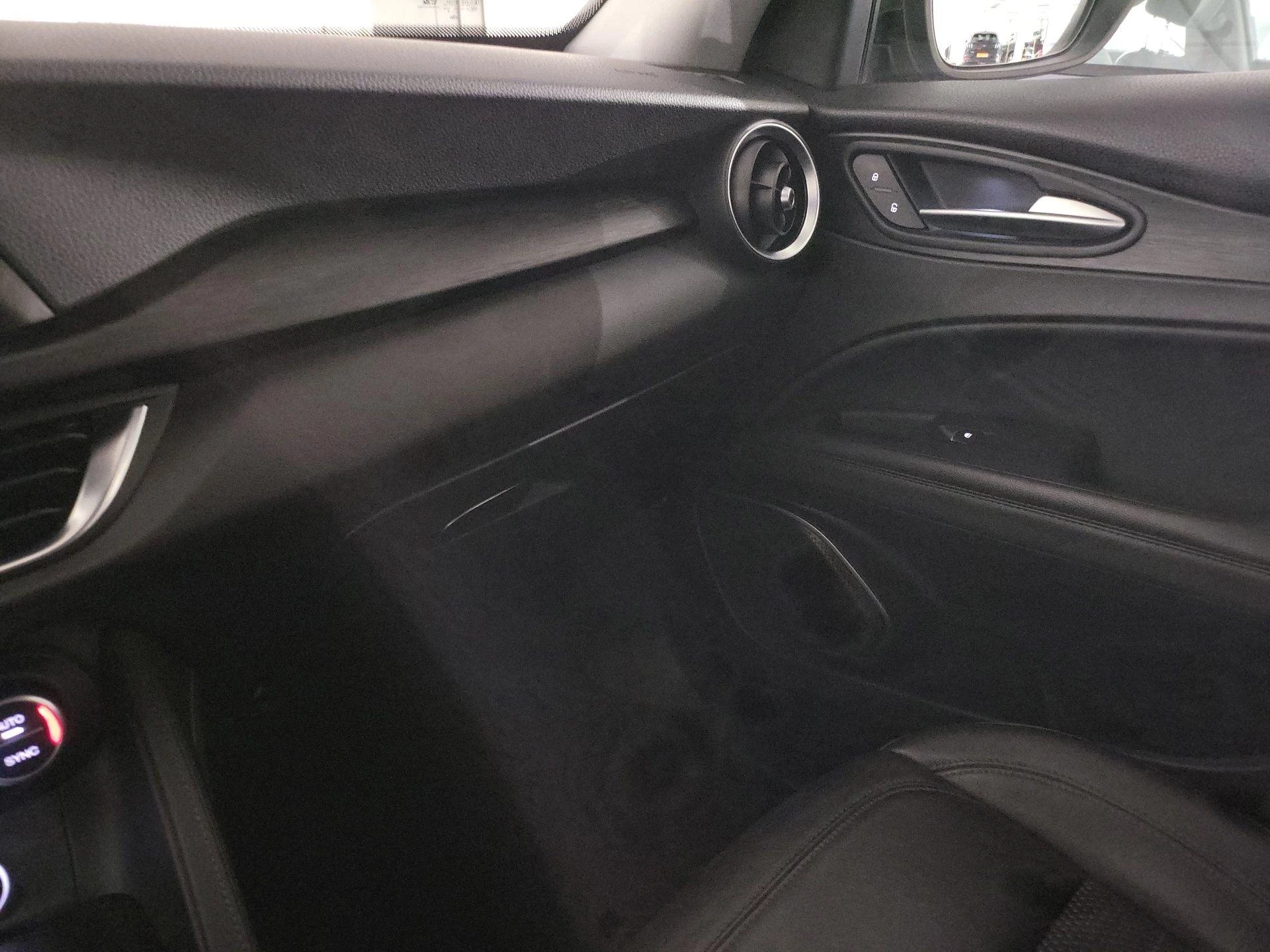 Alfa Romeo-Stelvio-image-19