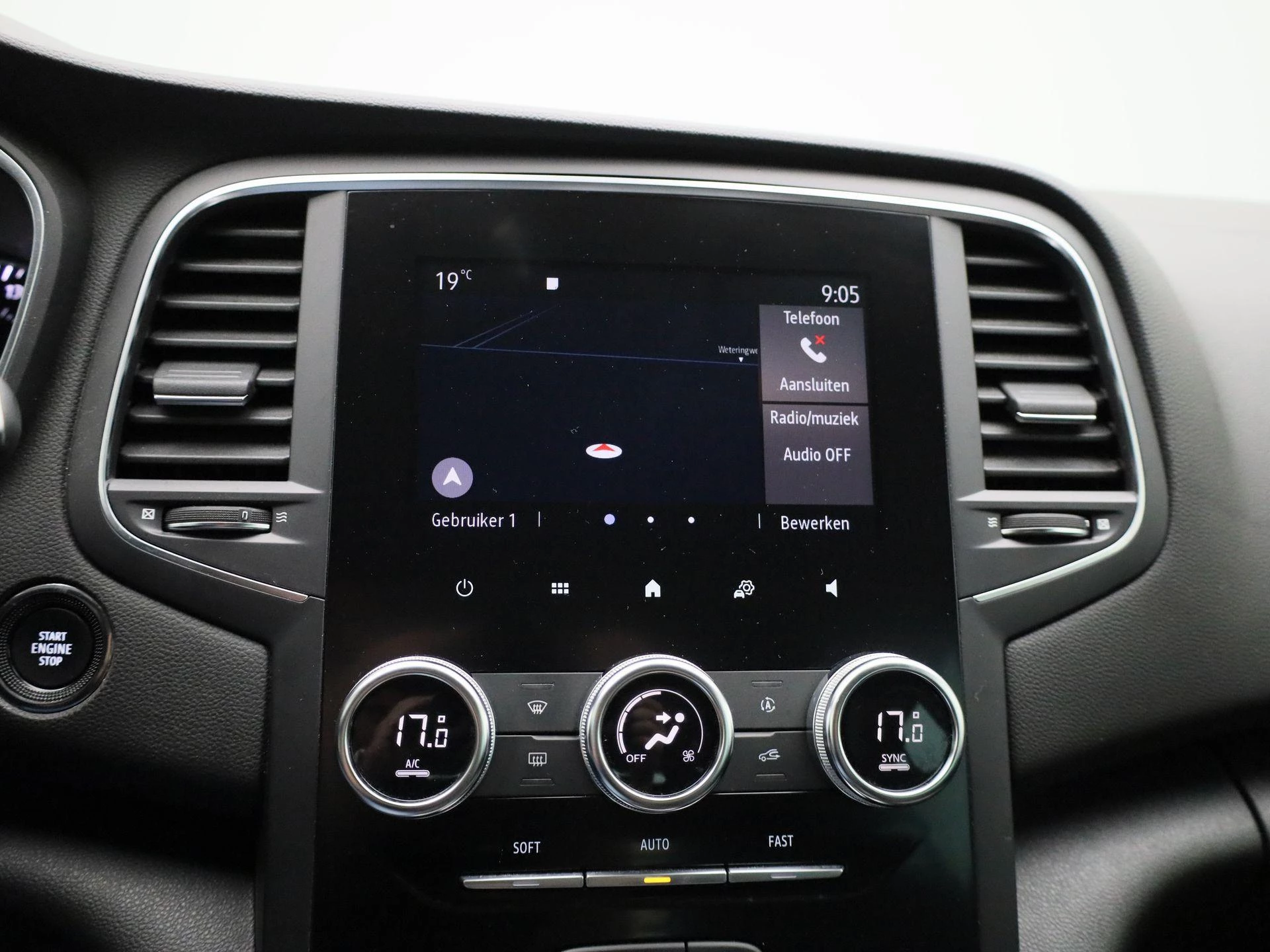 Renault-Mégane Grand Tour-image-18