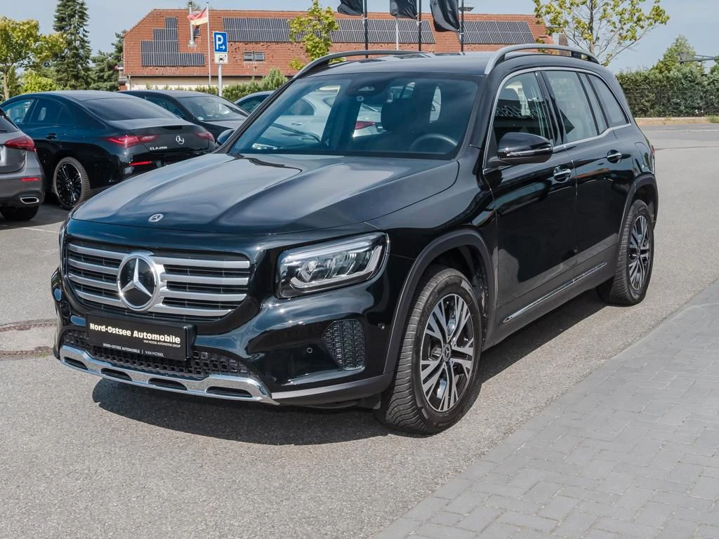 Mercedes-Benz-GLB 200 d-image-7
