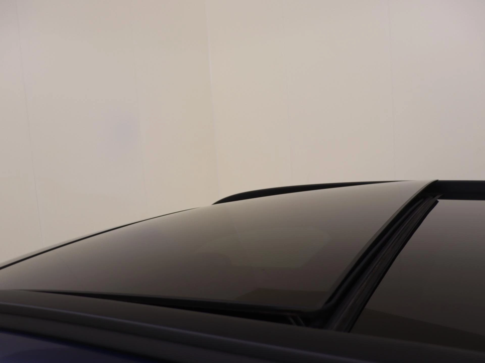 Mercedes-Benz-GLC-image-32