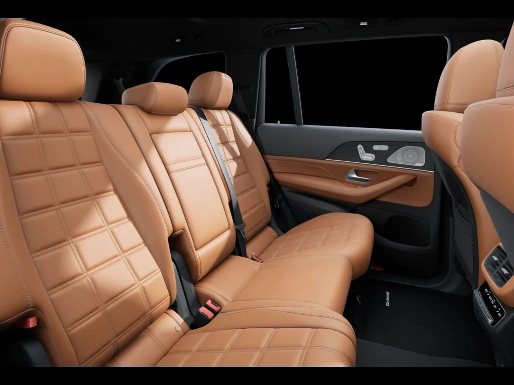 Mercedes-Benz-GLS 350 d-image-10